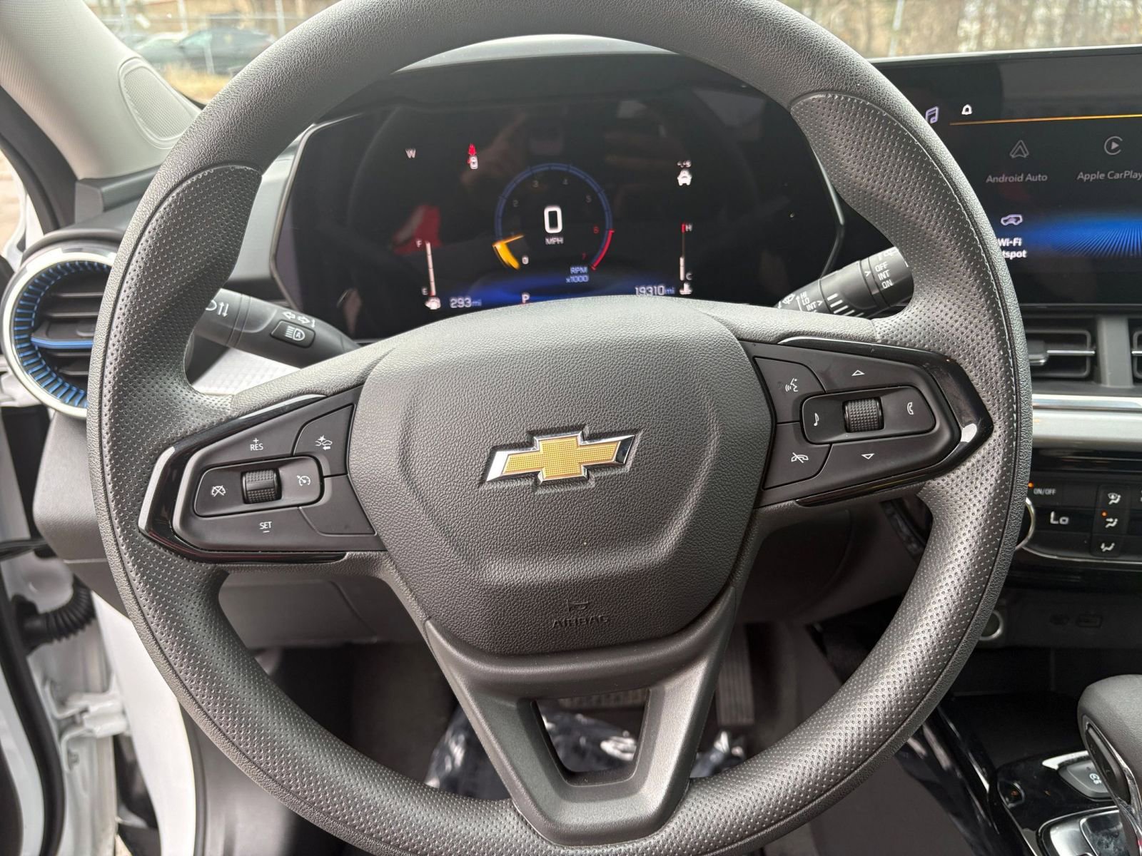 Thumbnail: 2025 Chevrolet Trax - 25