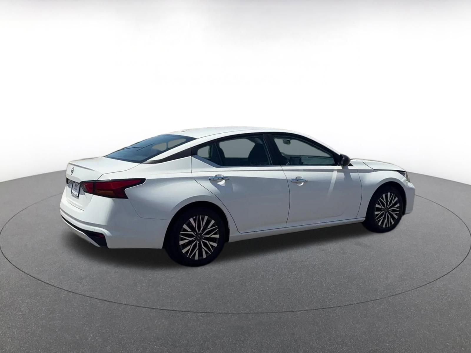 Thumbnail: 2025 Nissan Altima - 12
