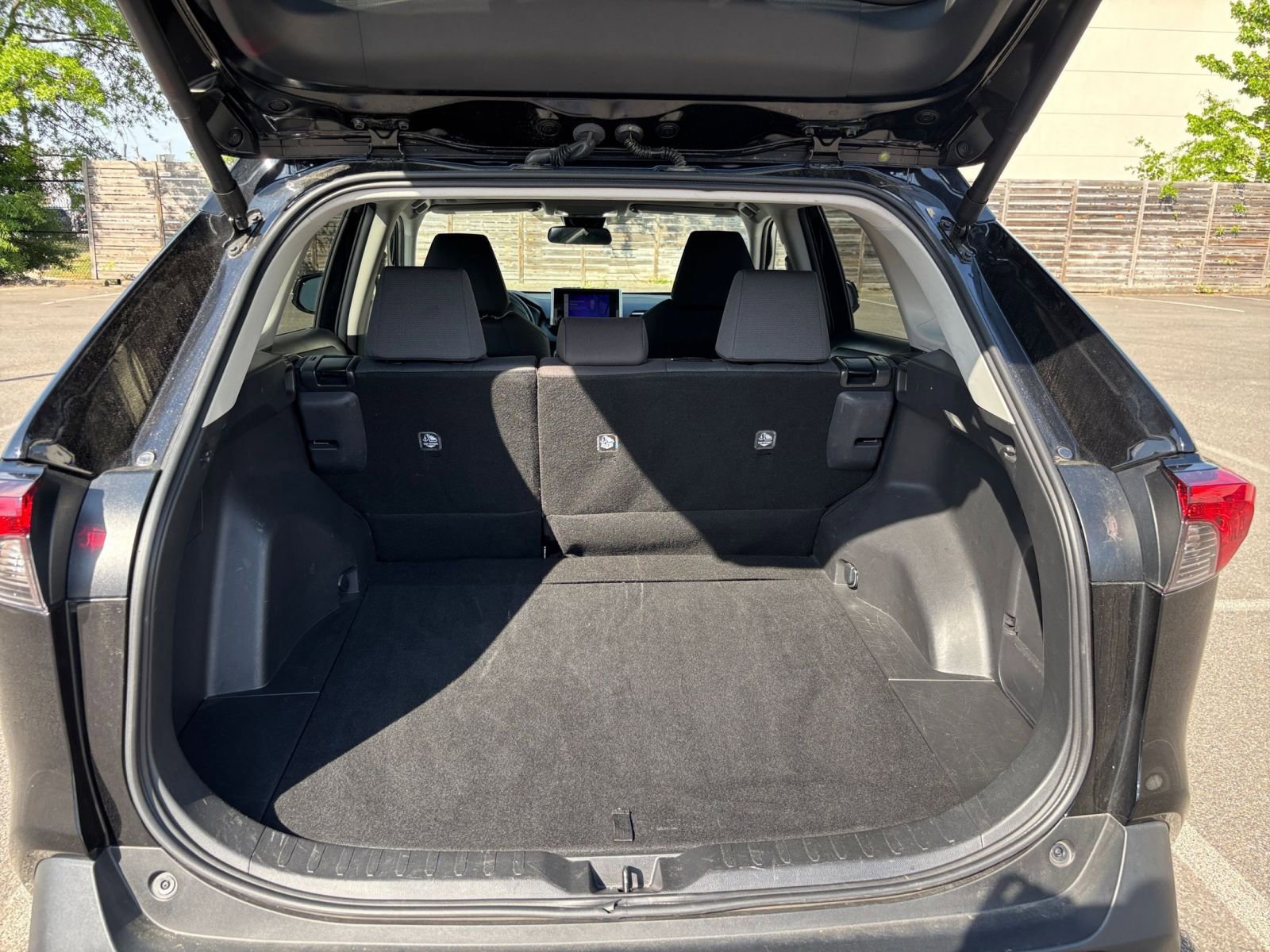 Thumbnail: 2025 Toyota RAV4 - 33