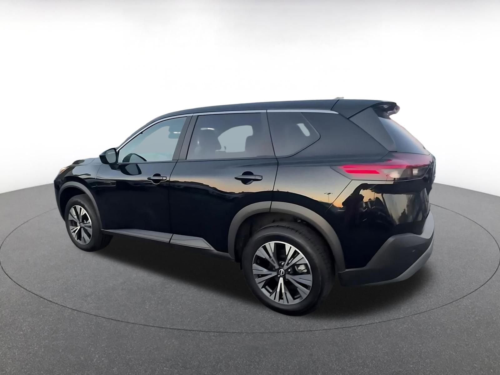 Thumbnail: 2023 Nissan Rogue - 10