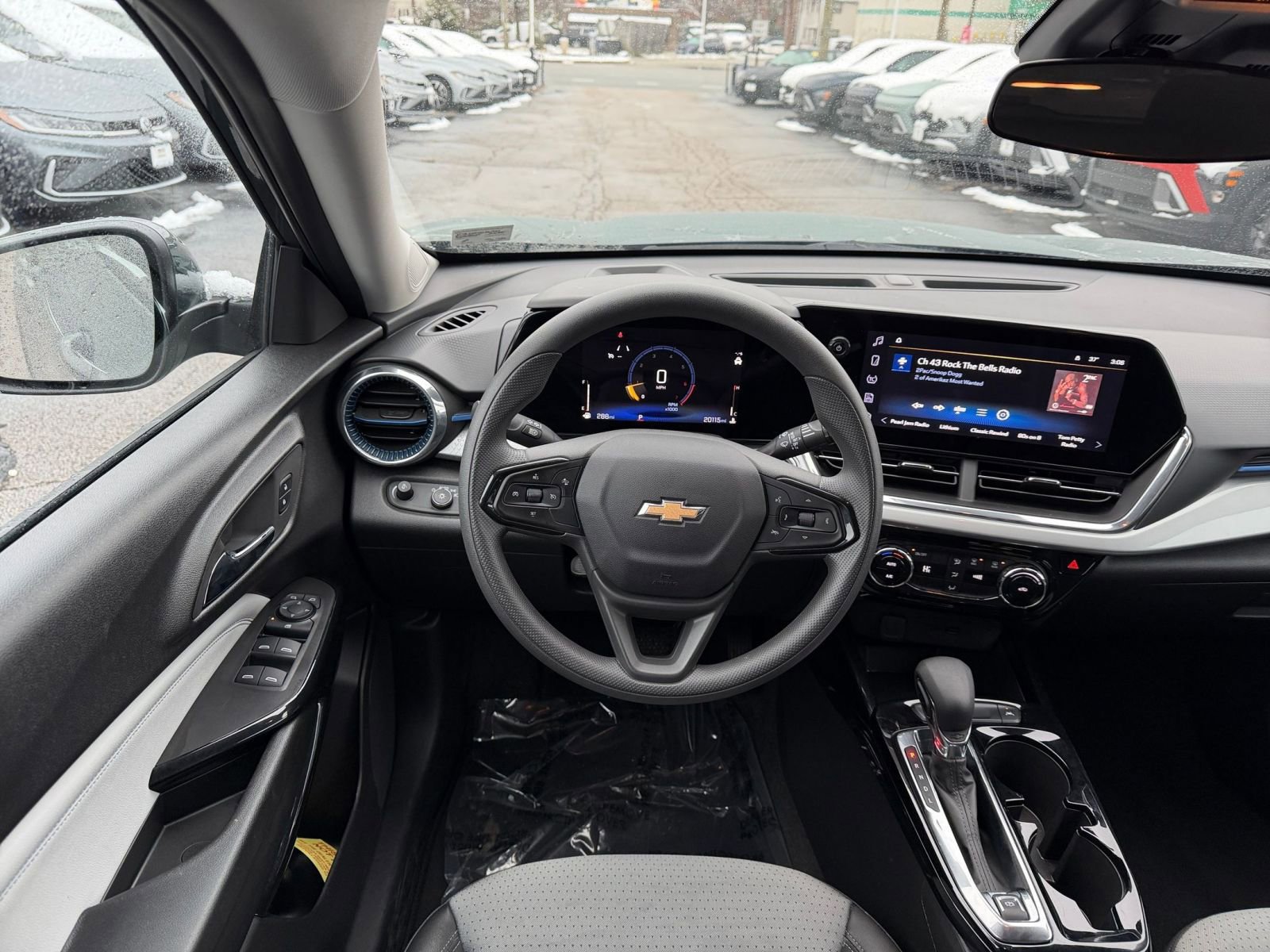 Thumbnail: 2025 Chevrolet Trax - 32