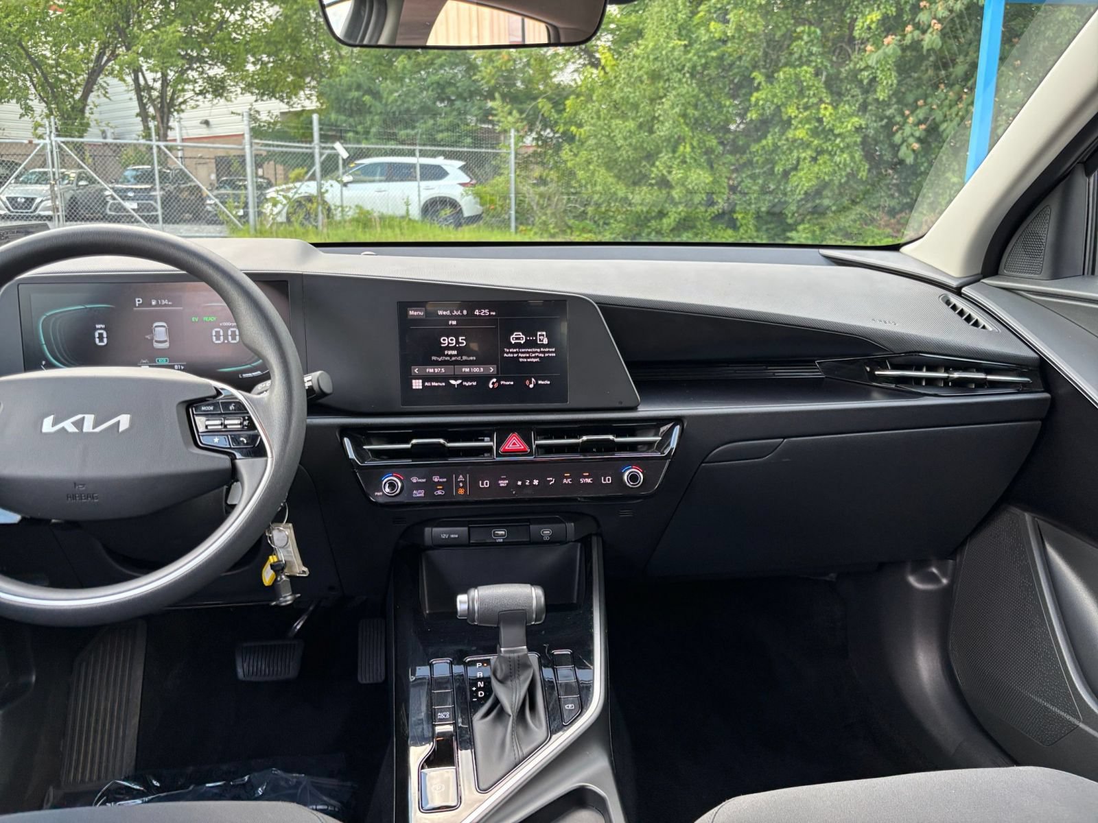 Thumbnail: 2026 Kia Niro - 32