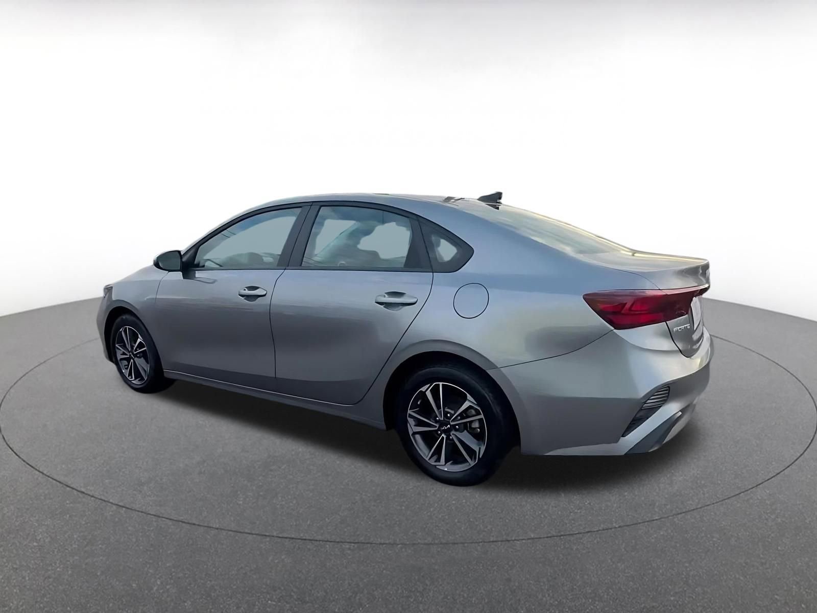 Thumbnail: 2024 Kia Forte - 10