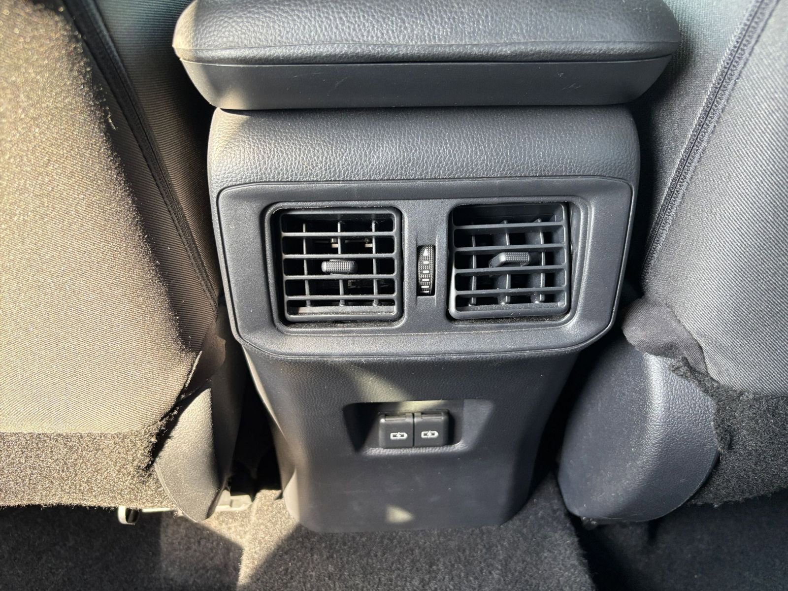 Thumbnail: 2025 Toyota RAV4 - 24