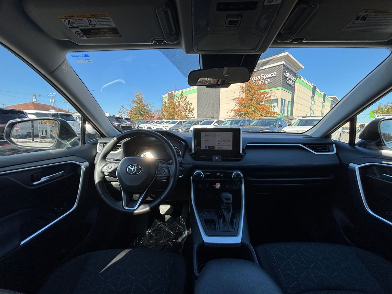 Thumbnail: 2025 Toyota RAV4 - 33