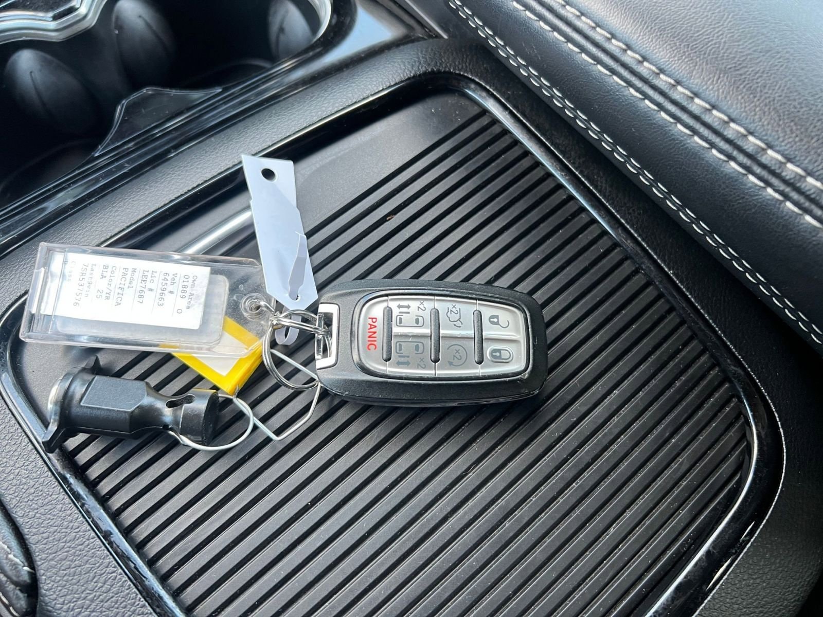 Thumbnail: 2025 Chrysler Pacifica - 22