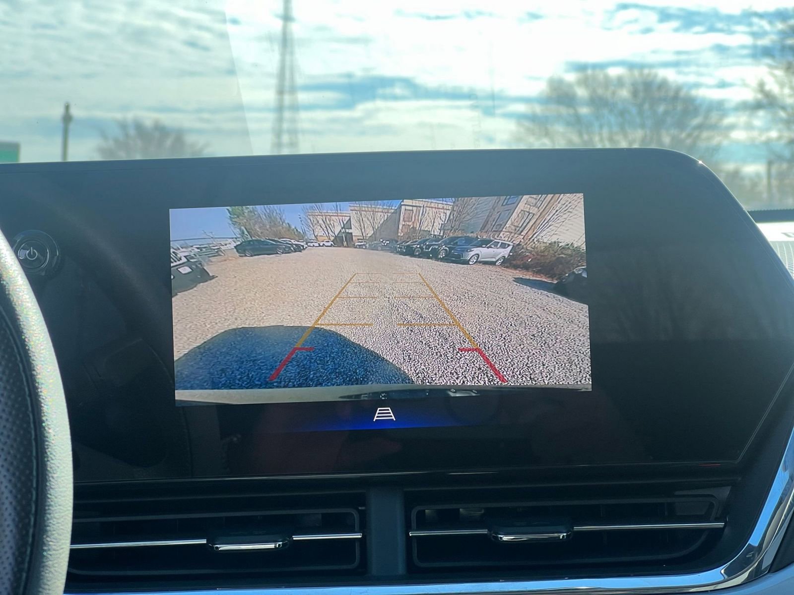 Thumbnail: 2025 Chevrolet Trax - 17