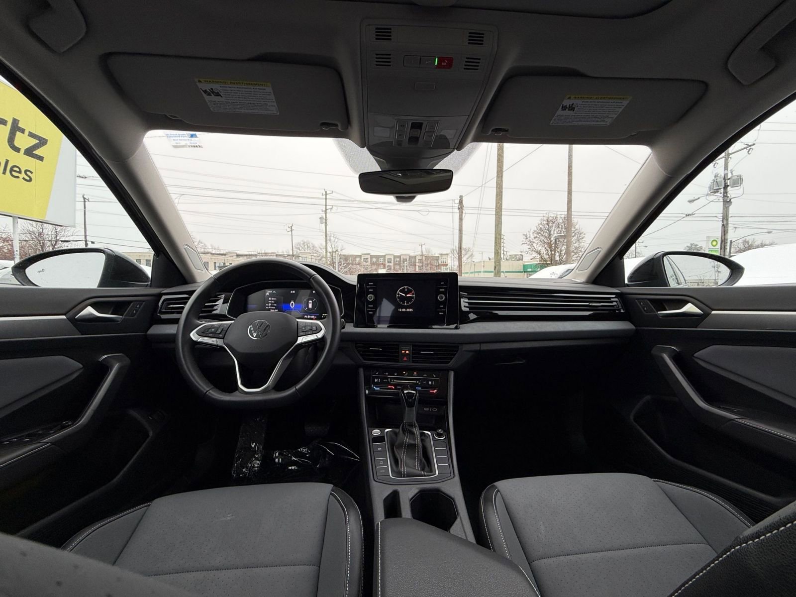 Thumbnail: 2025 Volkswagen Jetta - 32