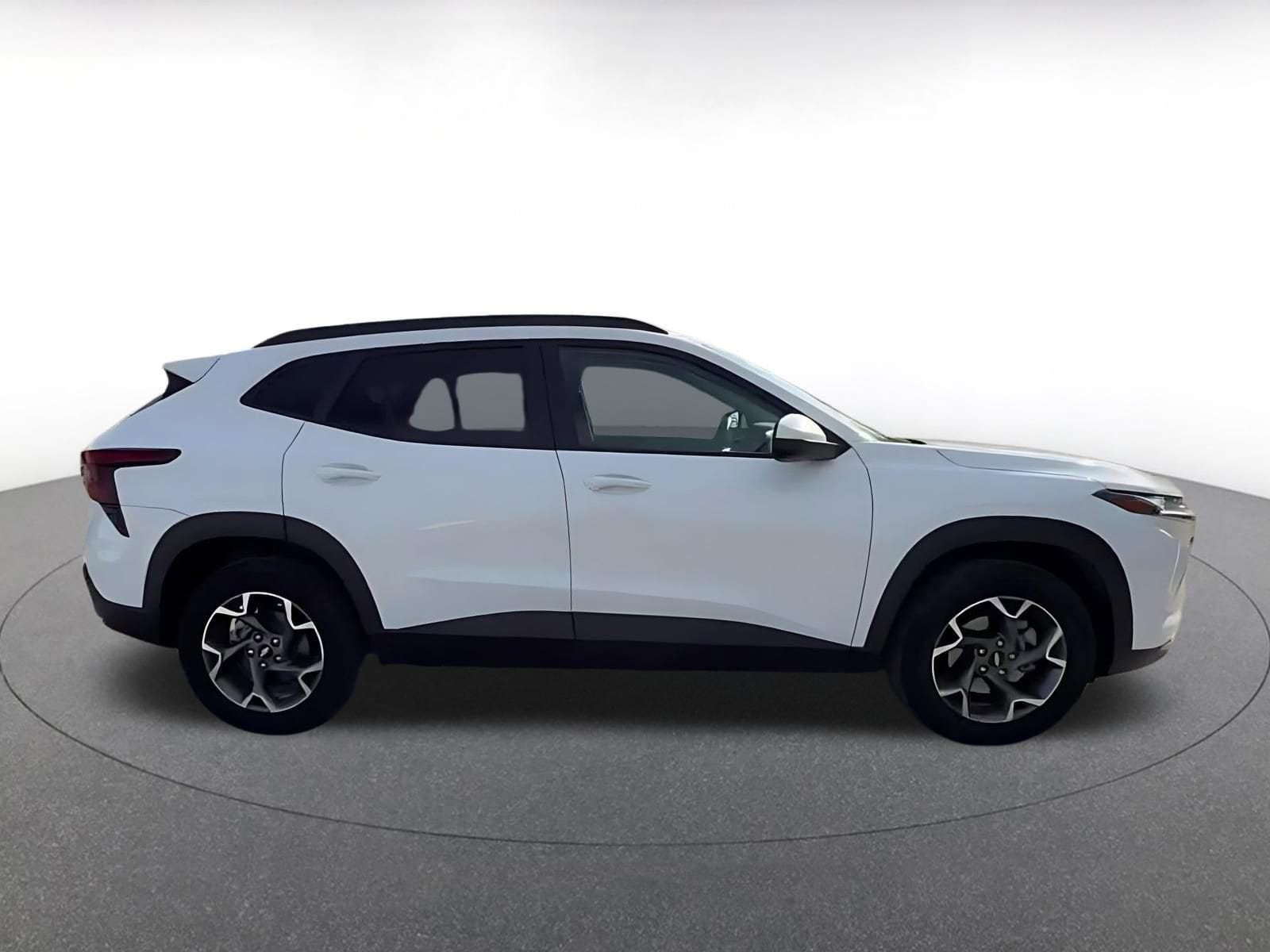 Thumbnail: 2025 Chevrolet Trax - 16