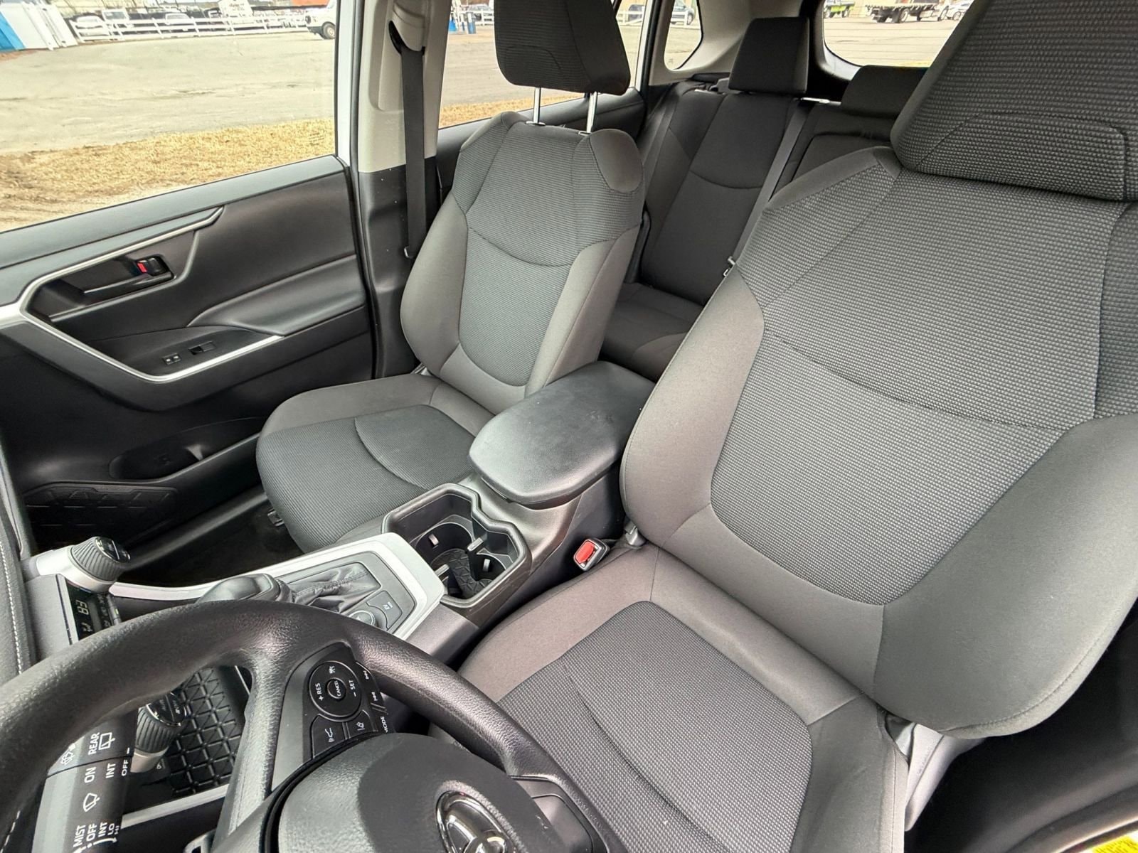 Thumbnail: 2025 Toyota RAV4 - 35