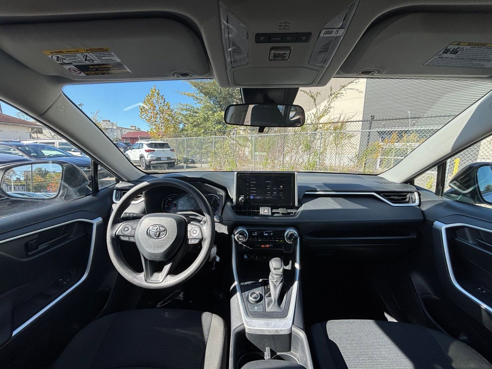 Thumbnail: 2025 Toyota RAV4 - 32