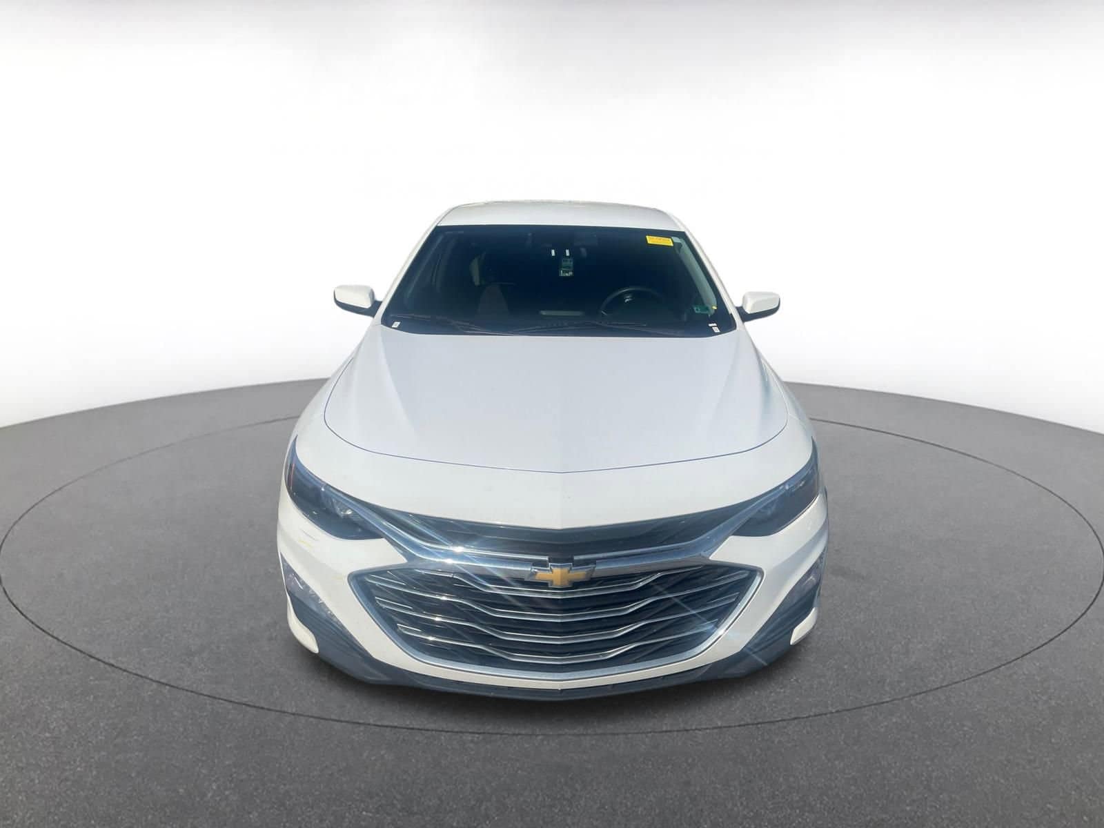 Thumbnail: 2023 Chevrolet Malibu - 3