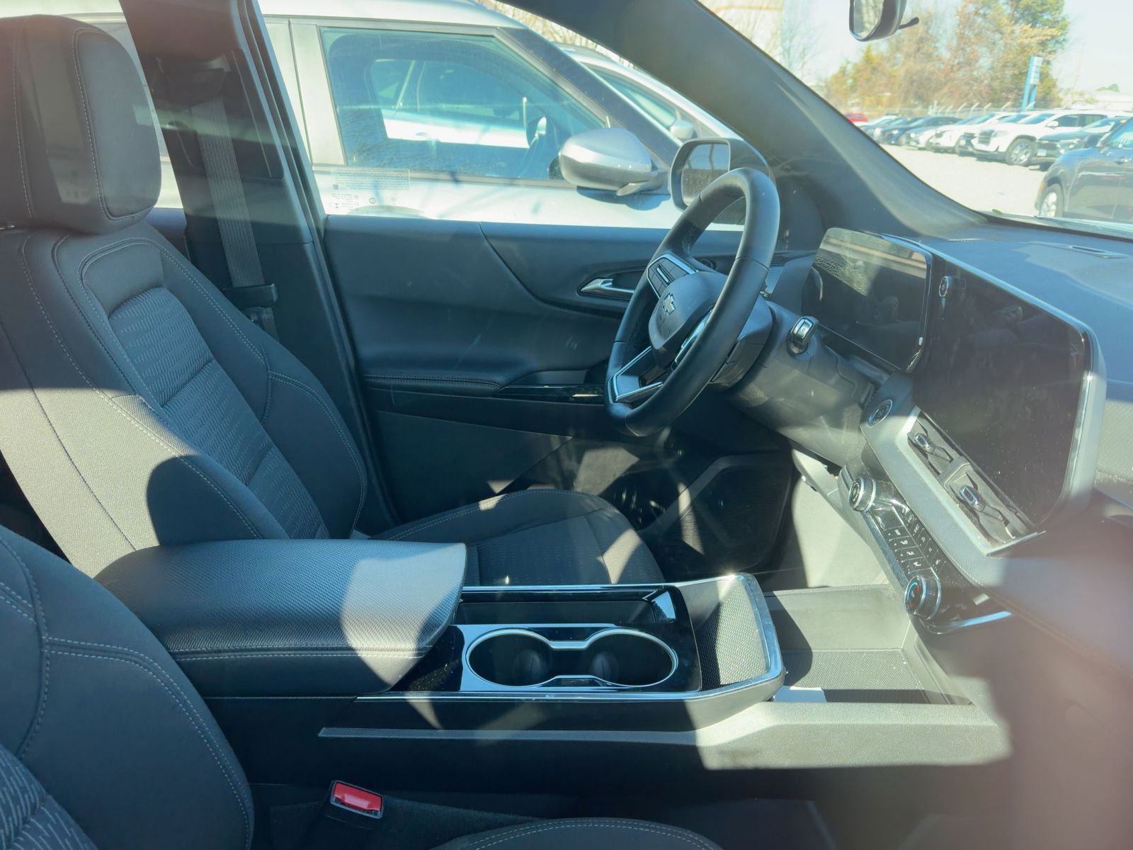 Thumbnail: 2025 Chevrolet Equinox - 9