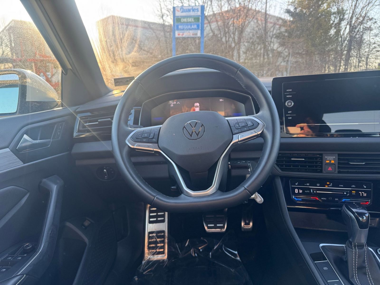 Thumbnail: 2025 Volkswagen Jetta - 32