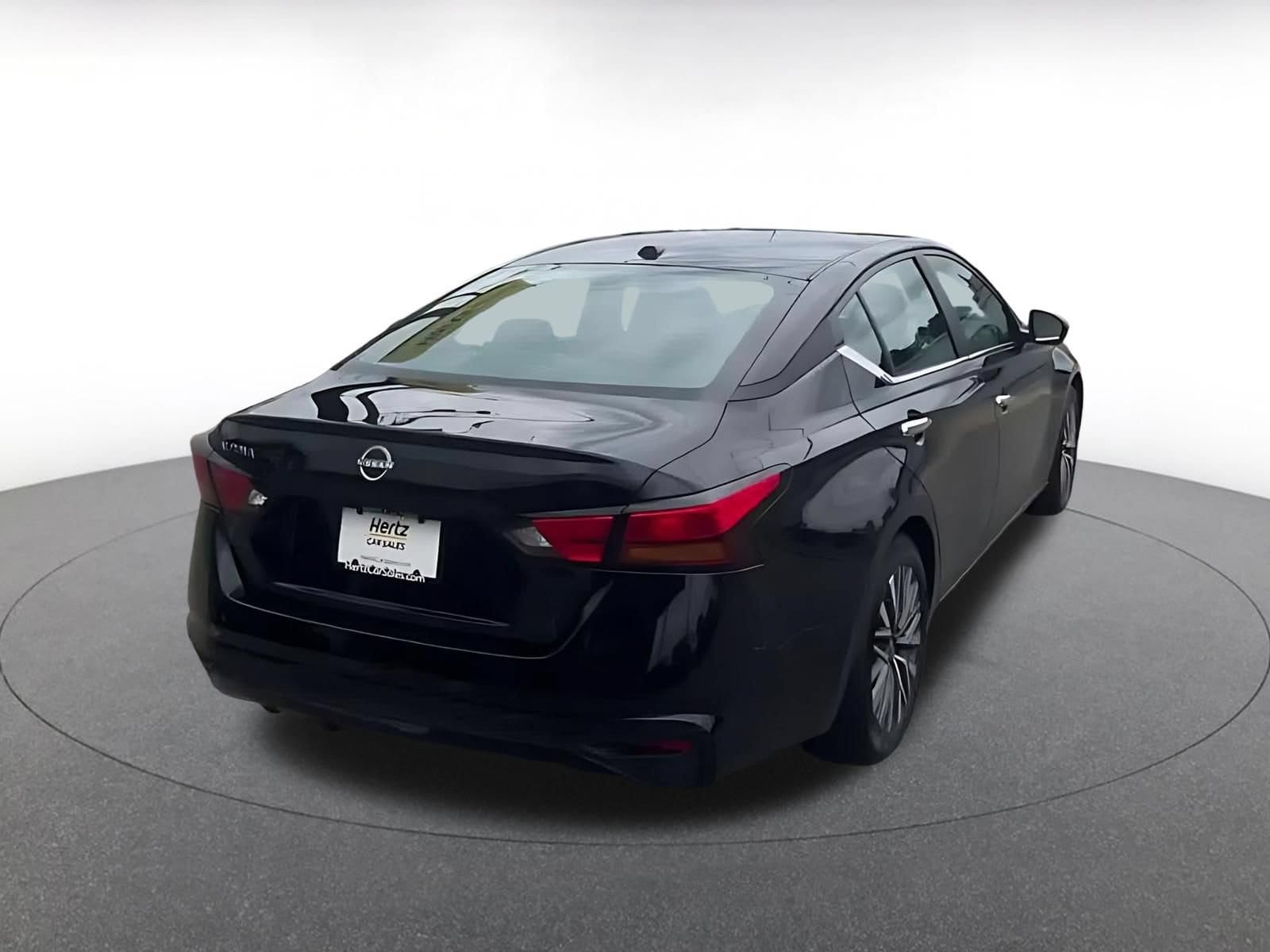Thumbnail: 2025 Nissan Altima - 12