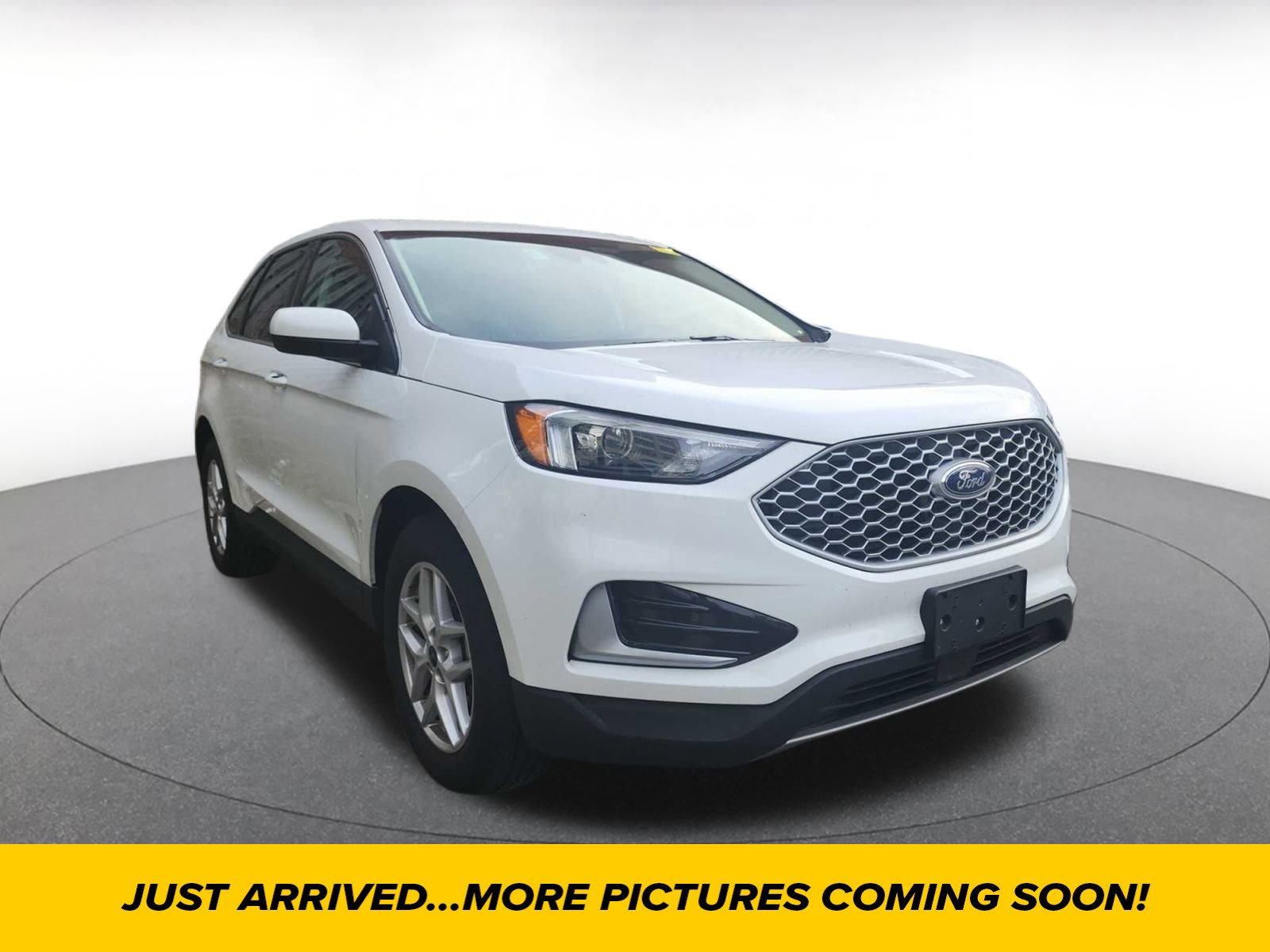 2024 Ford Edge SEL Hero Image