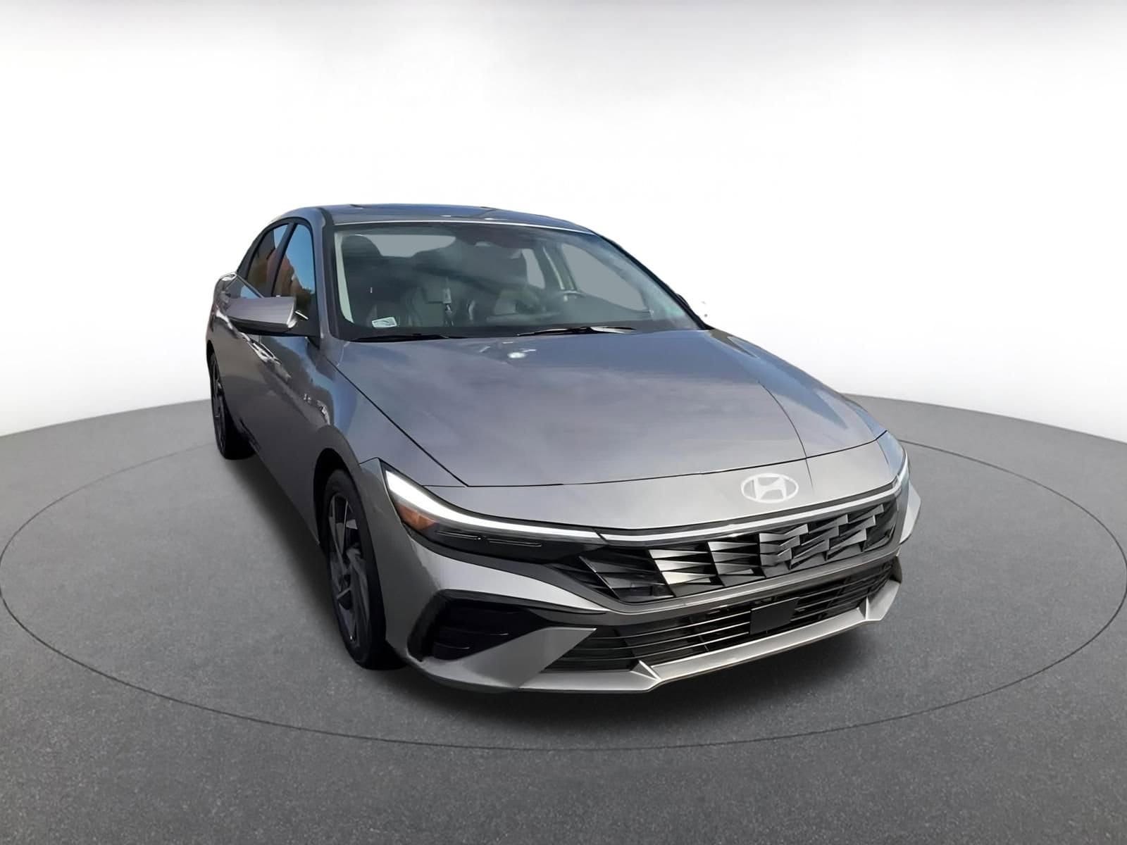 Thumbnail: 2025 Hyundai Elantra - 3