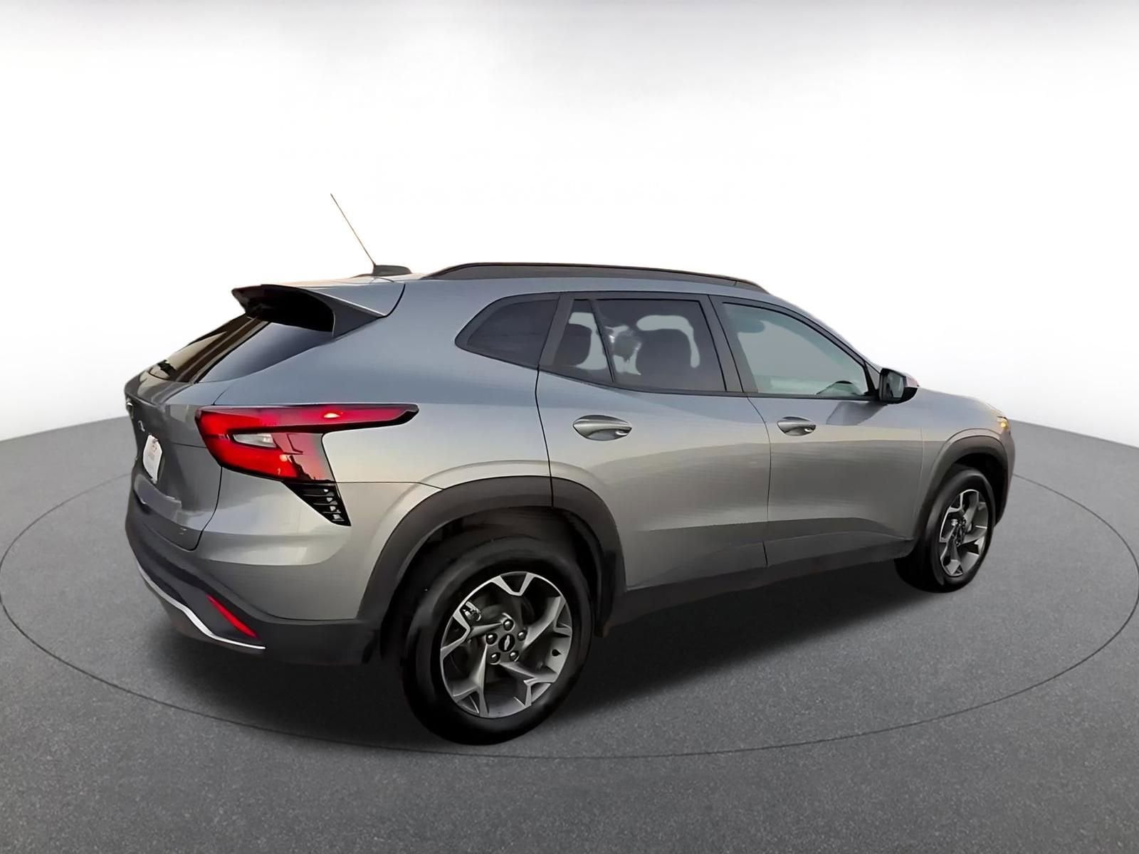 Thumbnail: 2025 Chevrolet Trax - 14