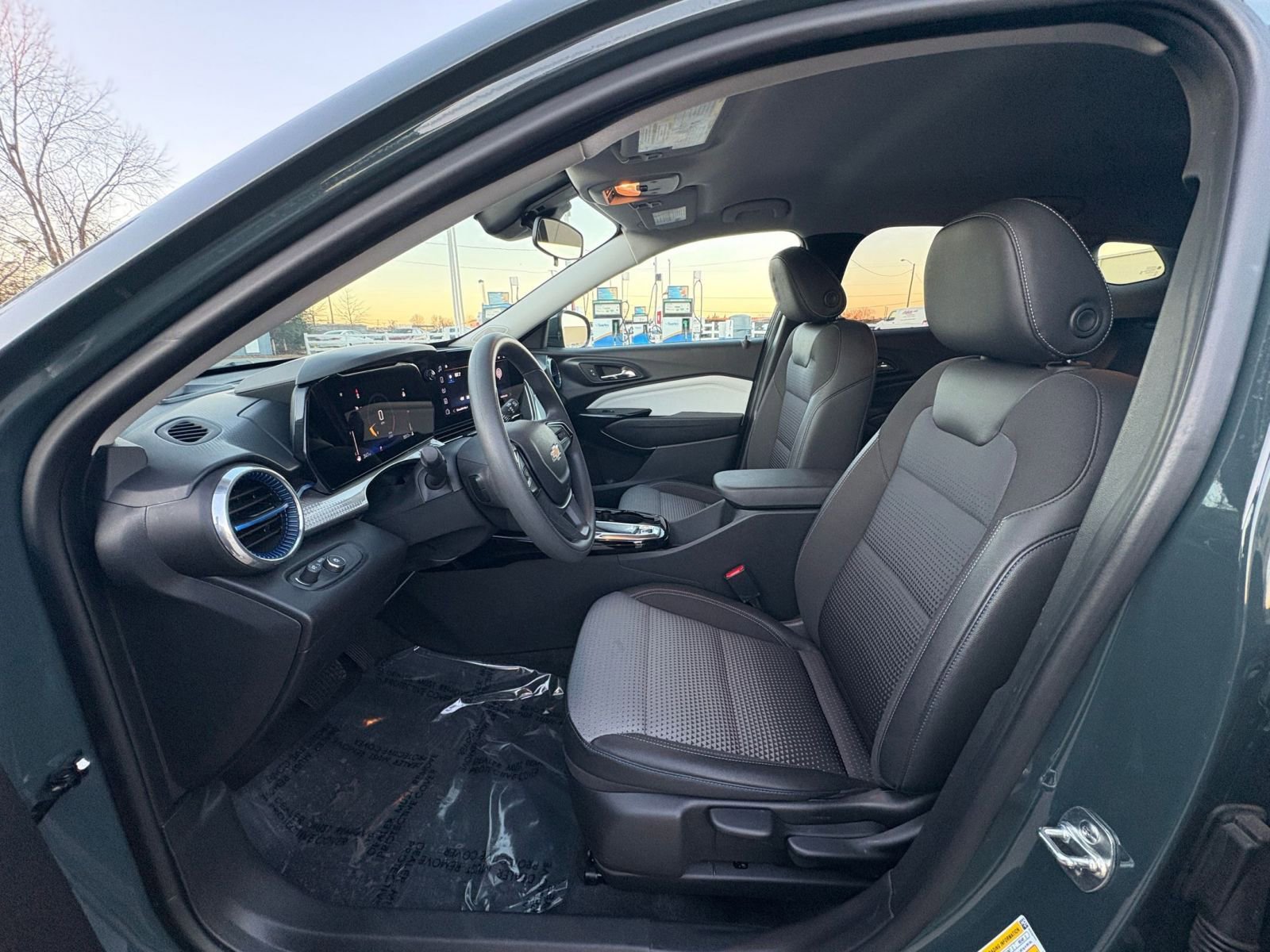 Thumbnail: 2025 Chevrolet Trax - 24