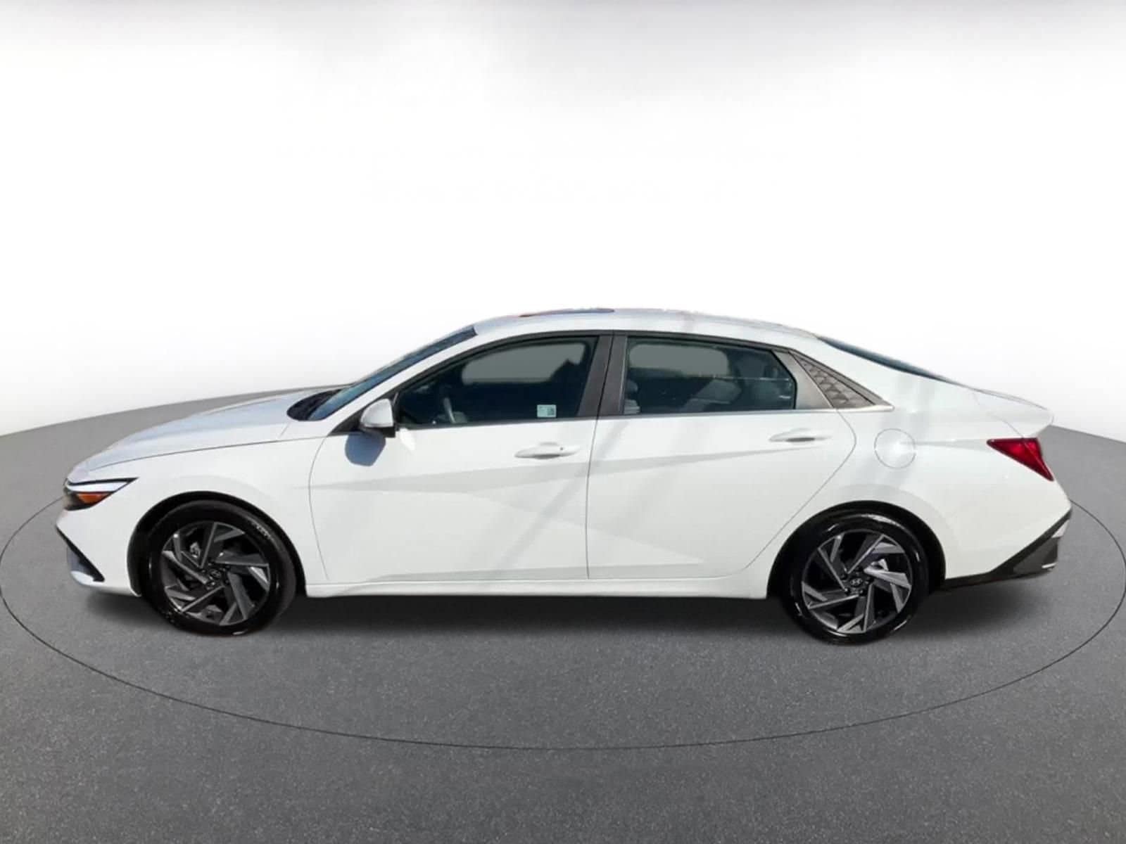 Thumbnail: 2025 Hyundai Elantra - 9