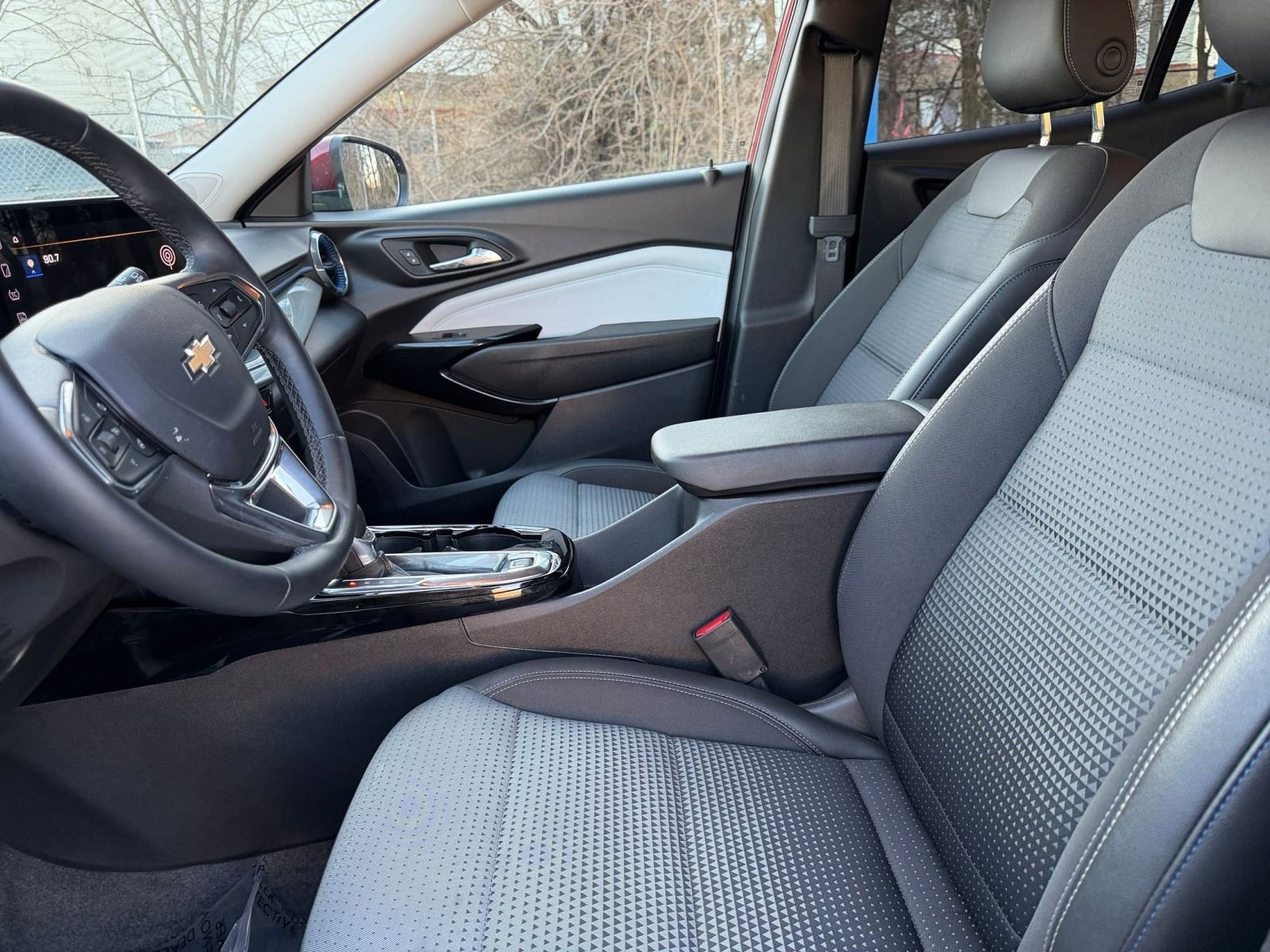 Thumbnail: 2025 Chevrolet Trax - 25