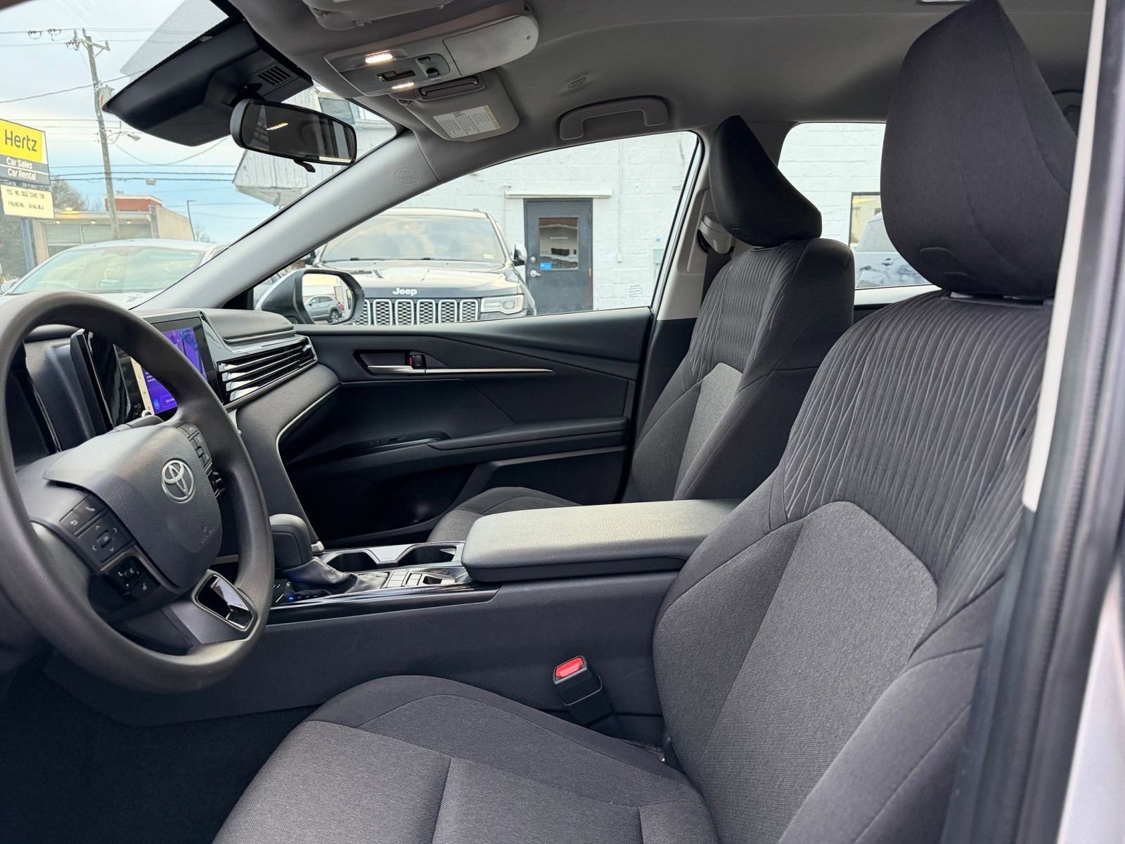 Thumbnail: 2025 Toyota Camry - 25