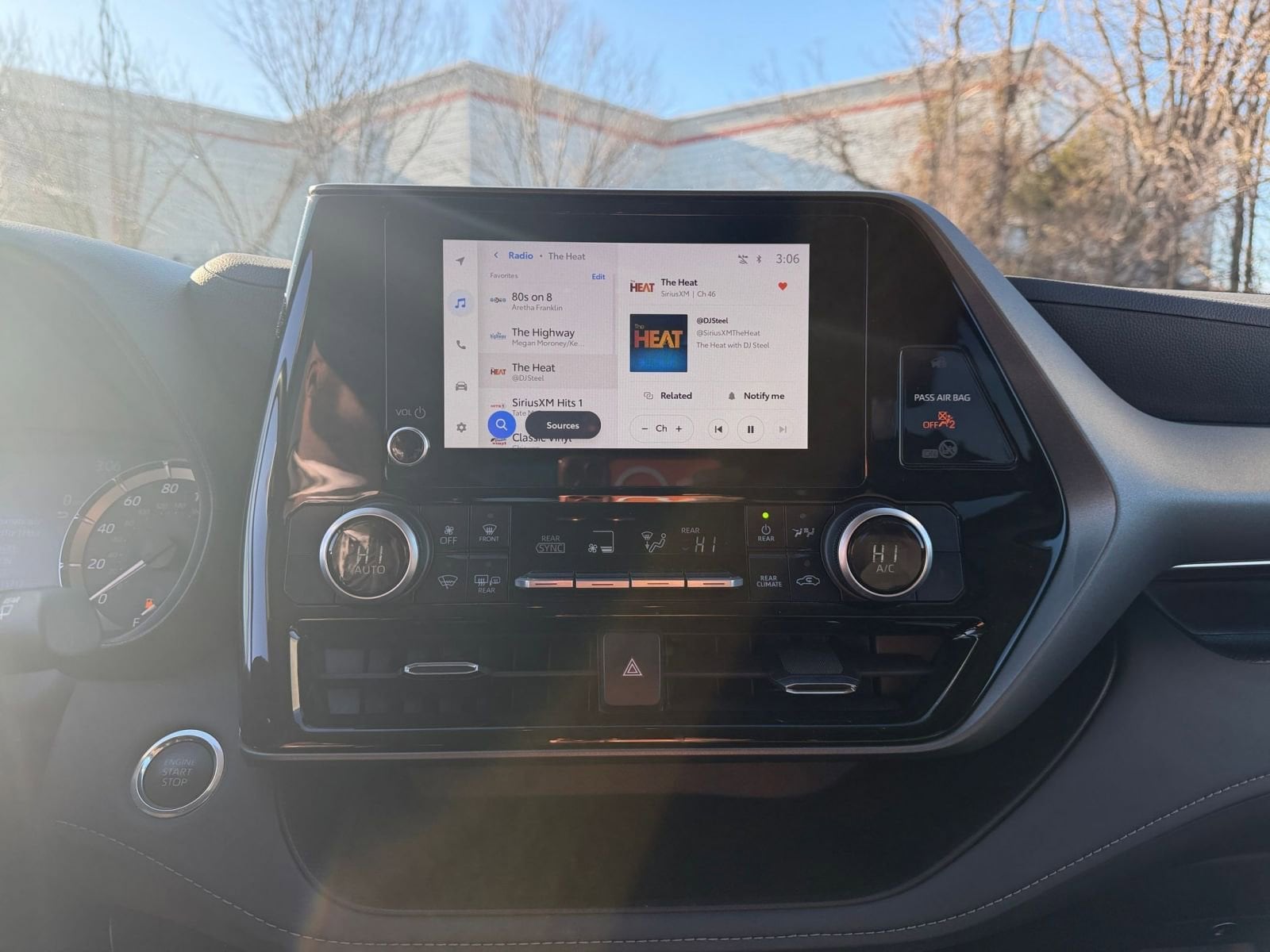 Thumbnail: 2025 Toyota Highlander - 18