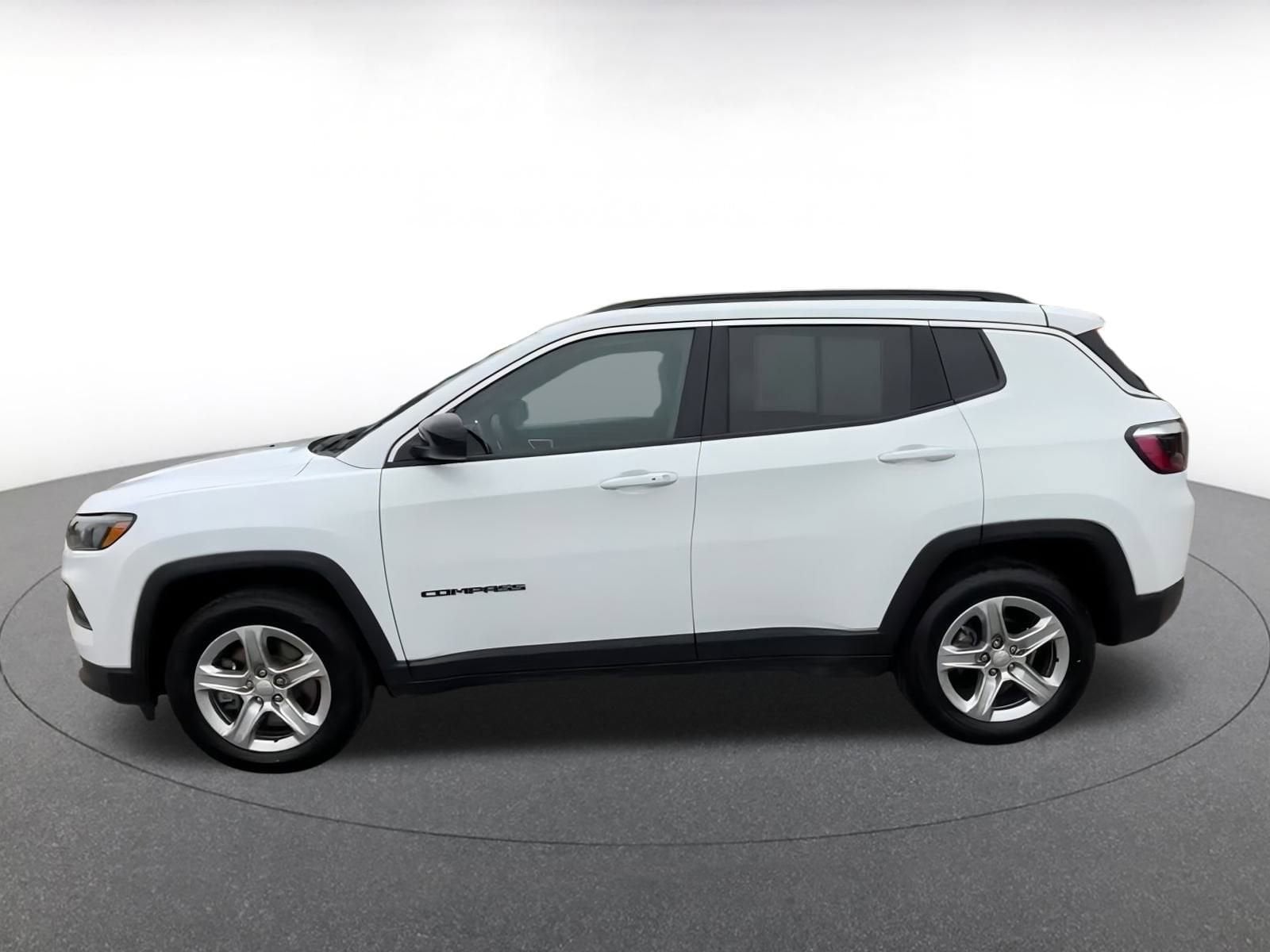 Thumbnail: 2023 Jeep Compass - 9
