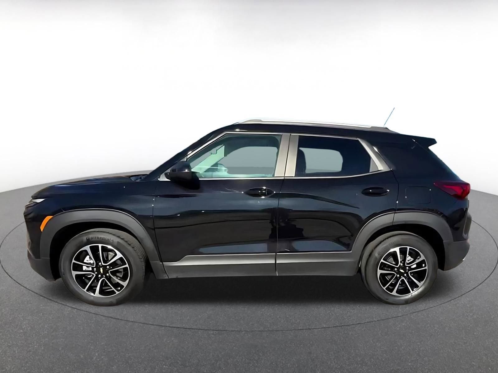 Thumbnail: 2025 Chevrolet TrailBlazer - 9