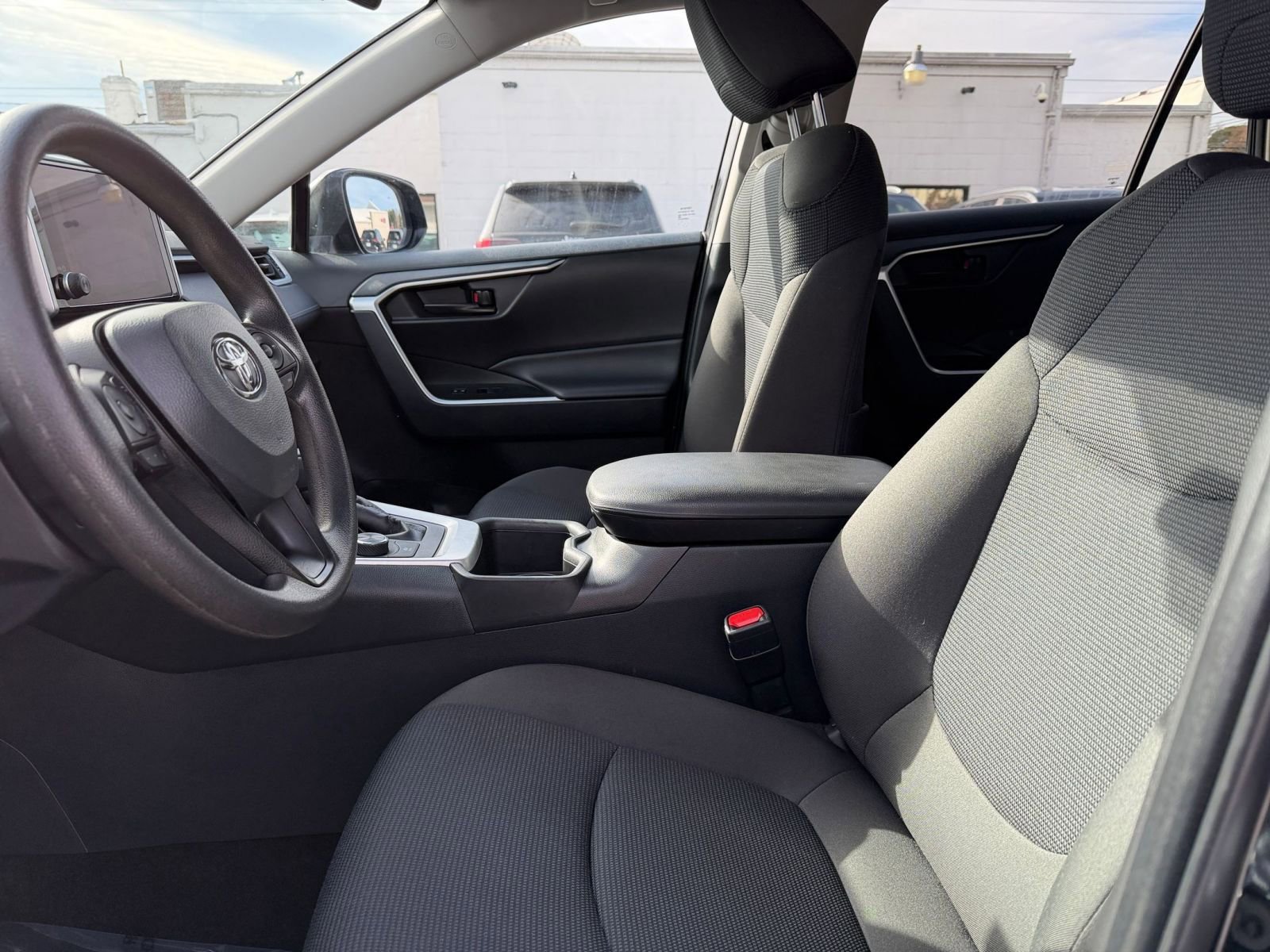 Thumbnail: 2025 Toyota RAV4 - 25