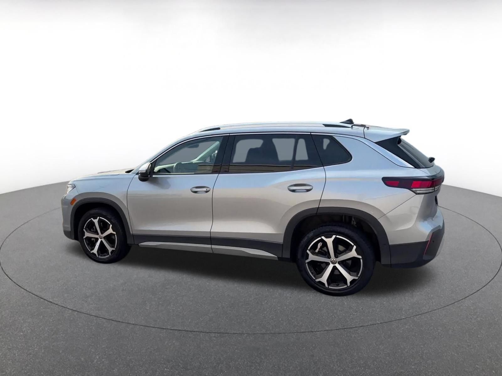 Thumbnail: 2026 Volkswagen Tiguan - 10
