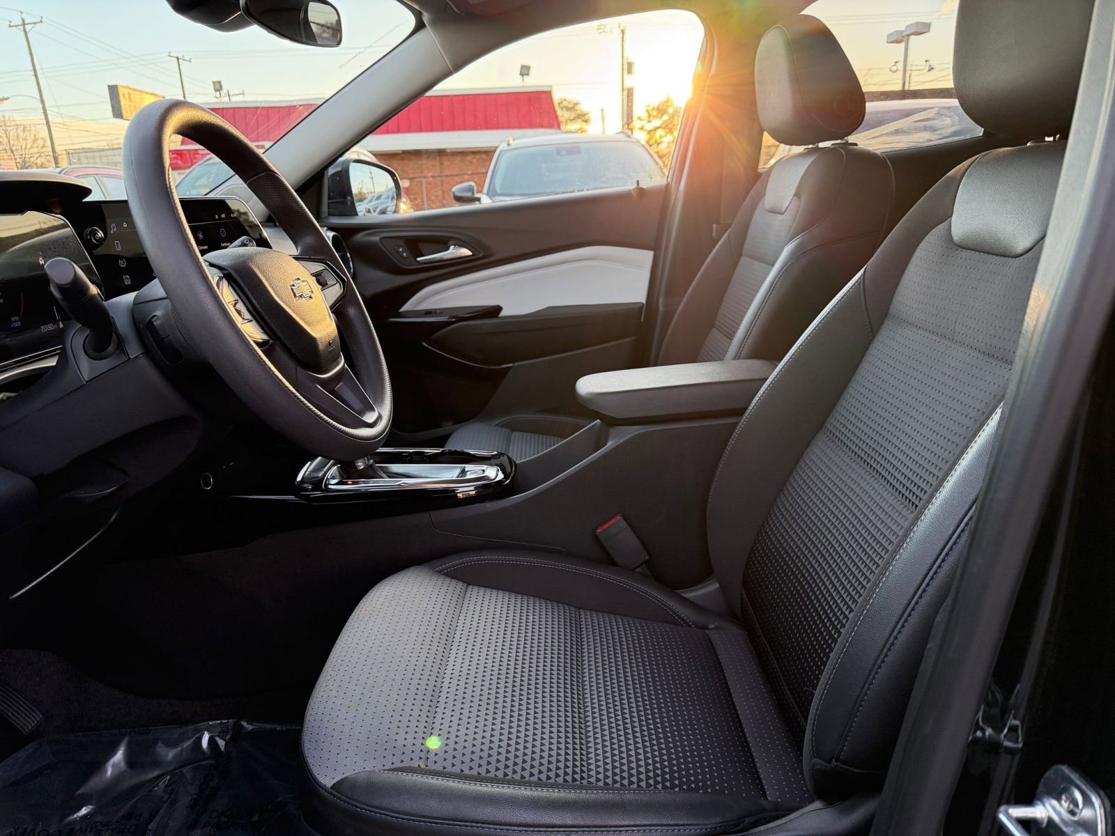 Thumbnail: 2025 Chevrolet Trax - 24