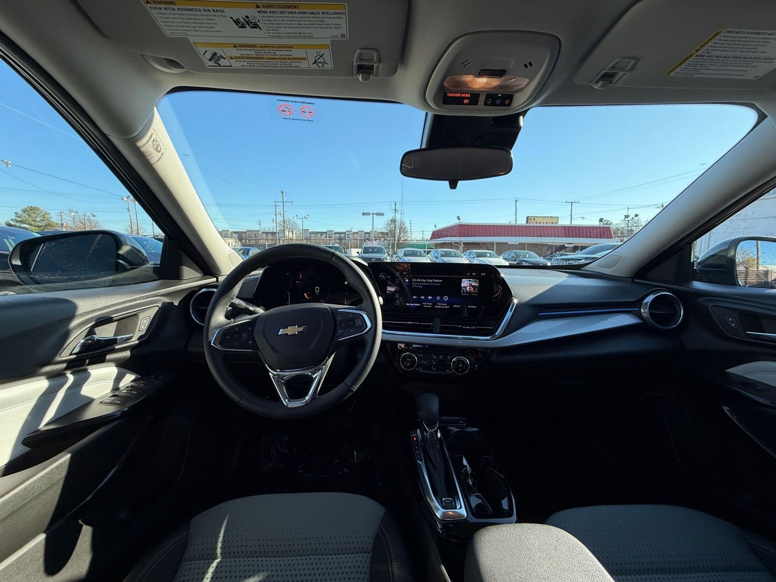 Thumbnail: 2025 Chevrolet Trax - 31