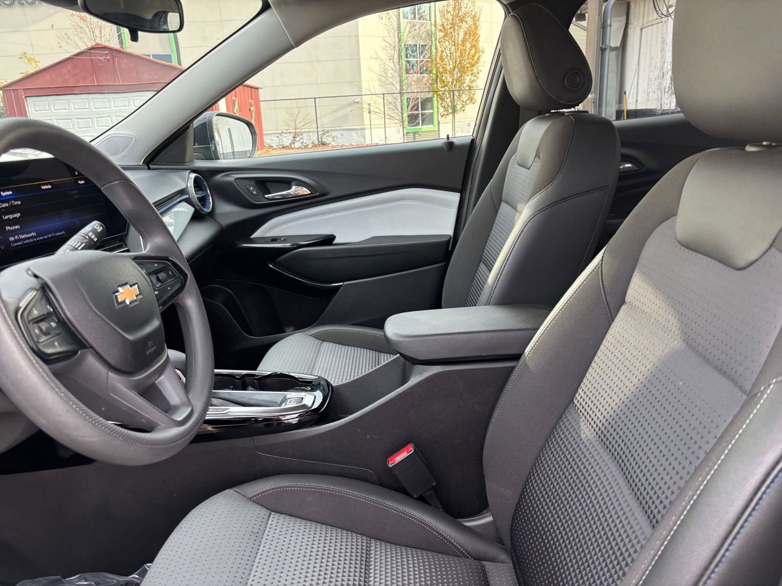 Thumbnail: 2025 Chevrolet Trax - 24