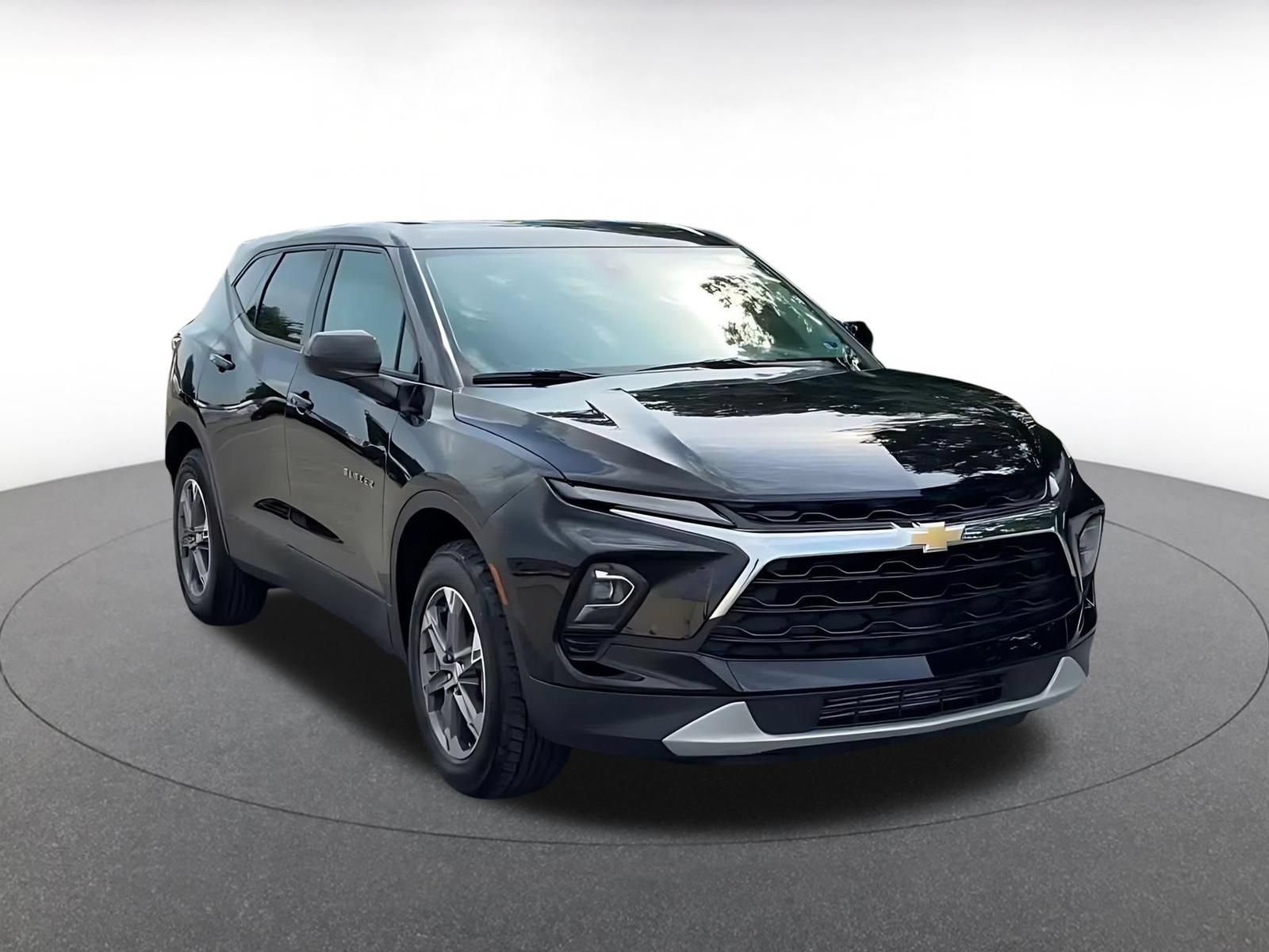 Thumbnail: 2026 Chevrolet Blazer - 3