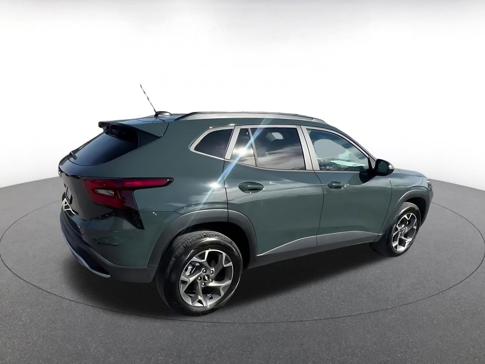 Thumbnail: 2025 Chevrolet Trax - 14