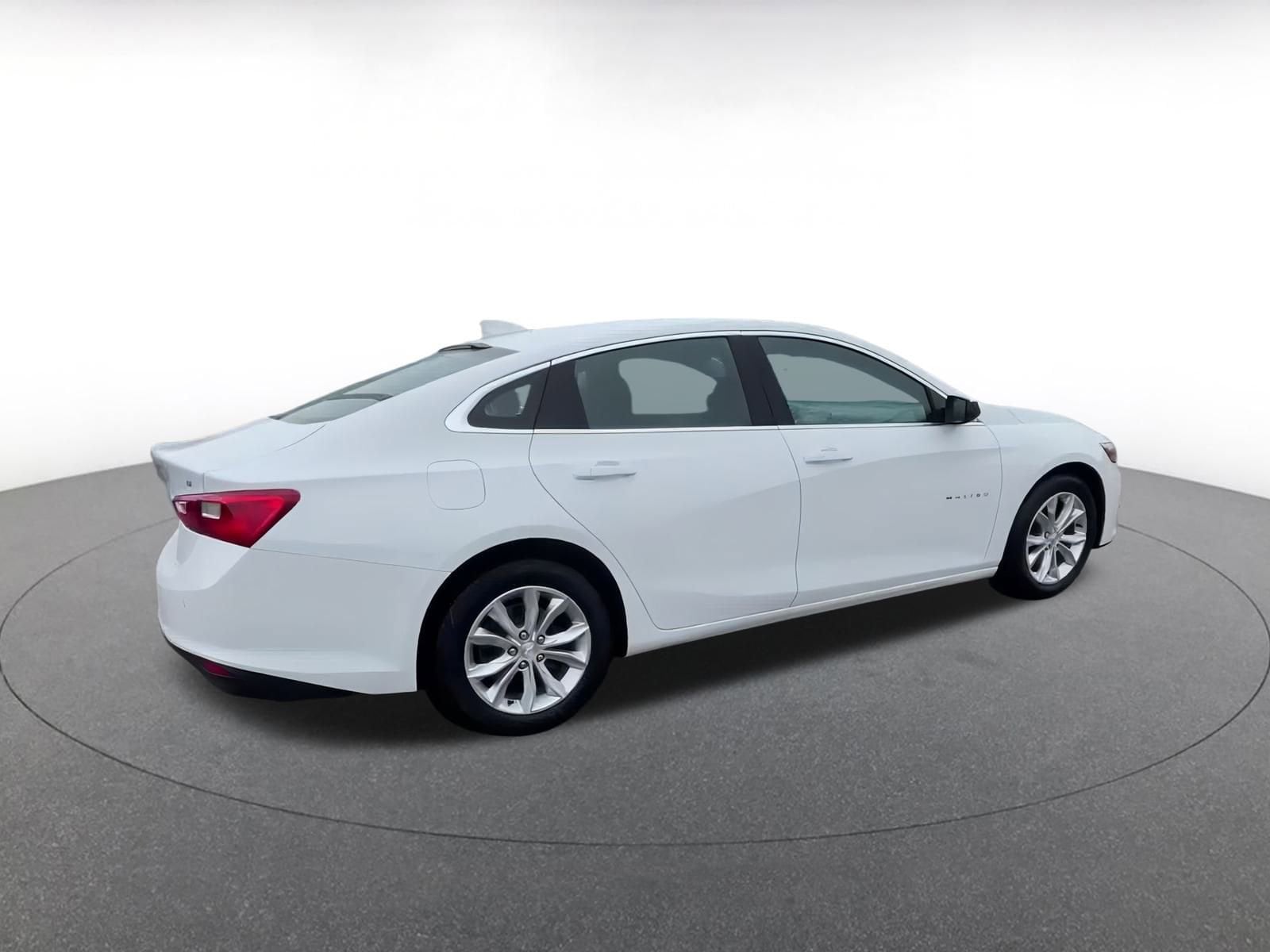 Thumbnail: 2023 Chevrolet Malibu - 15