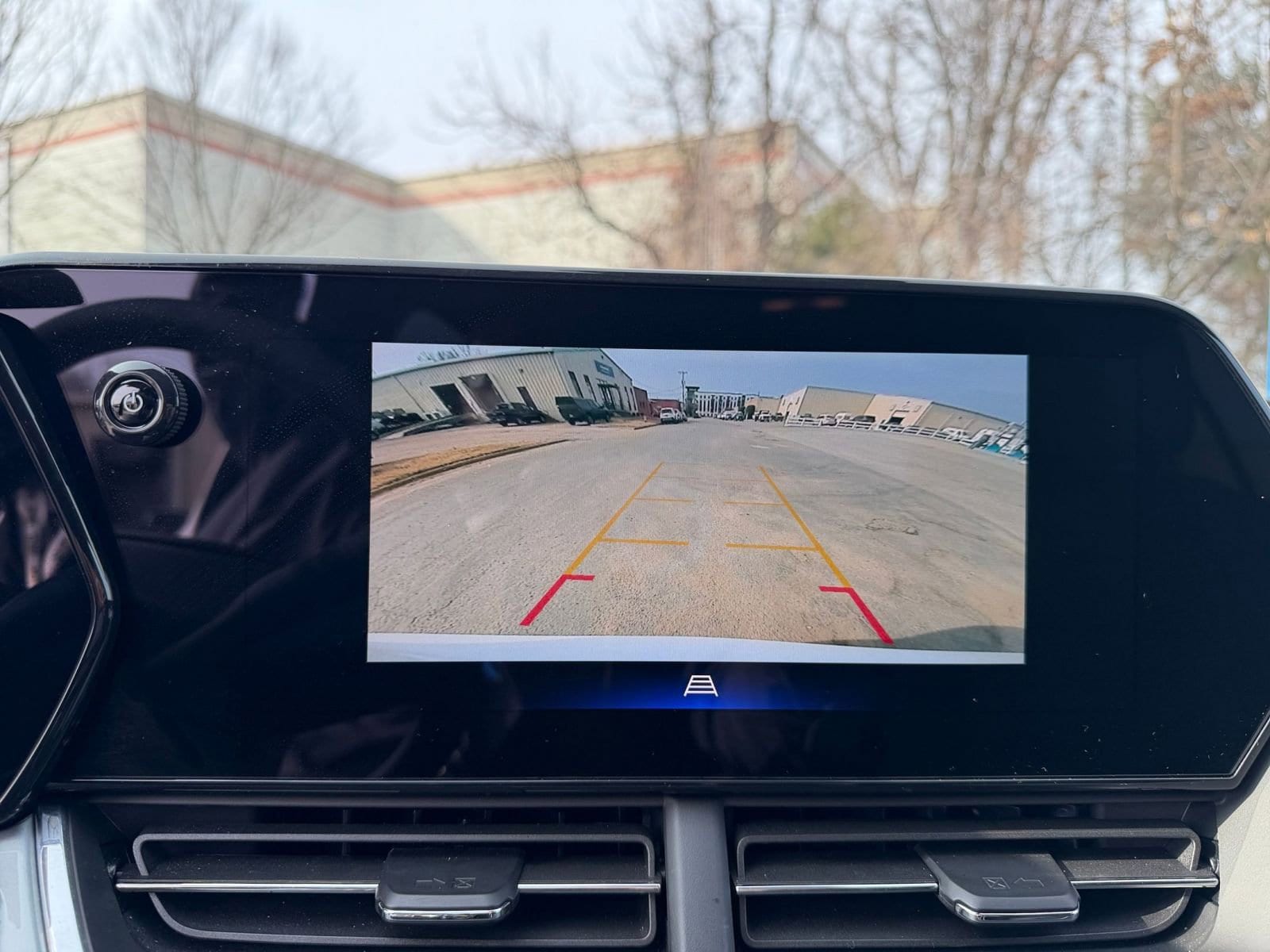 Thumbnail: 2025 Chevrolet Trax - 17