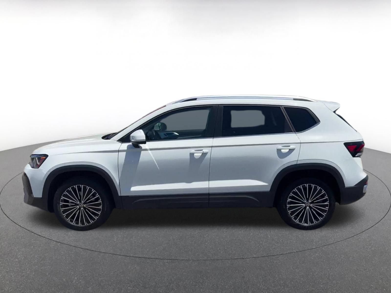 Thumbnail: 2025 Volkswagen Taos - 9