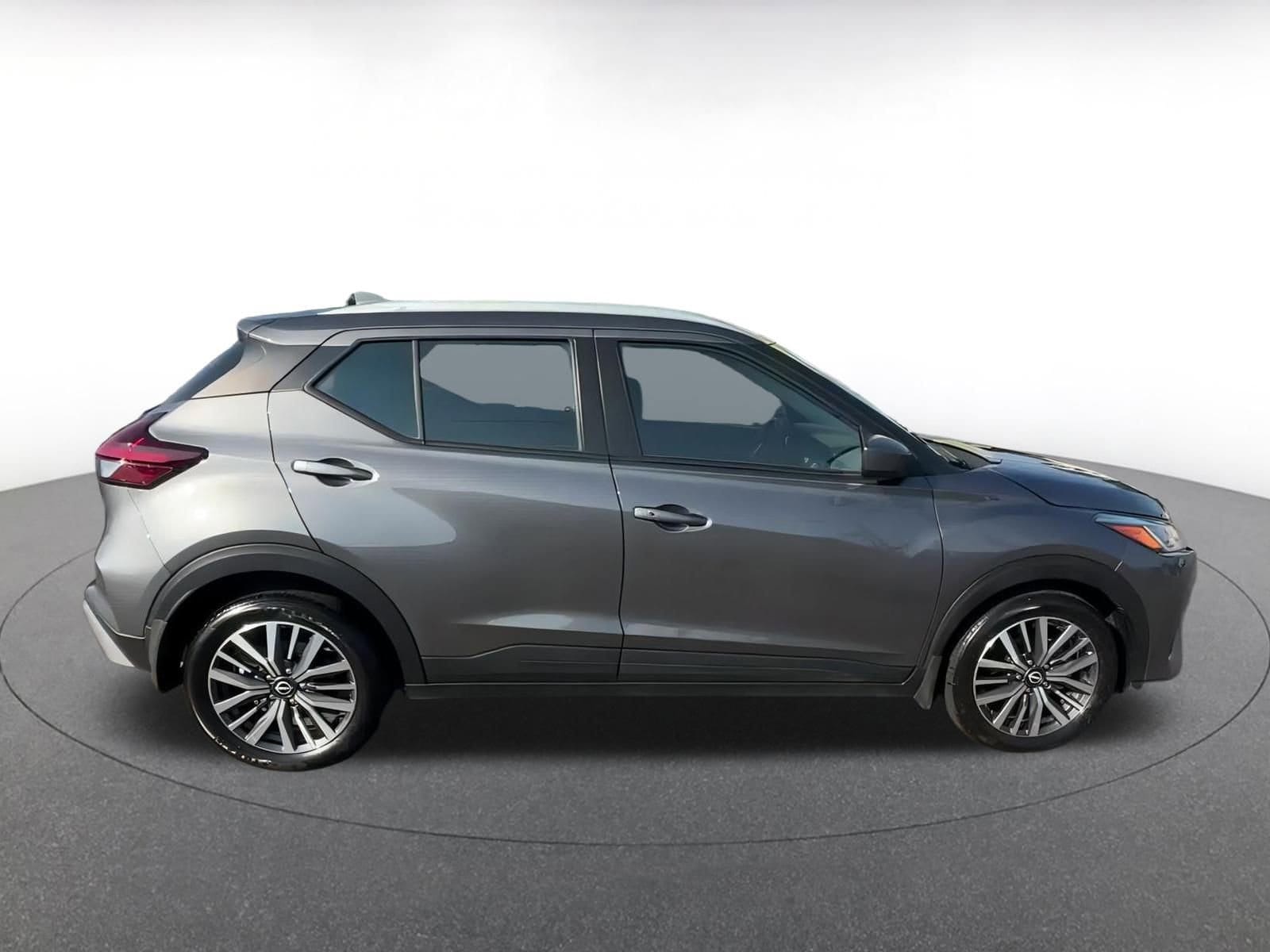 2024 Nissan Kicks SV 16