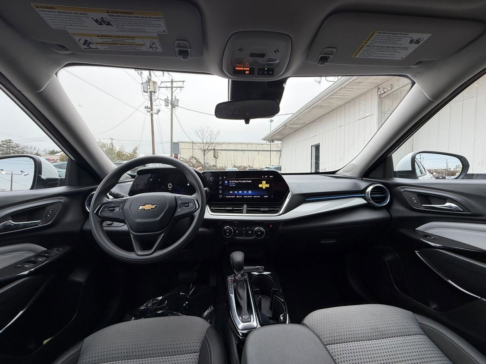 Thumbnail: 2025 Chevrolet Trax - 31