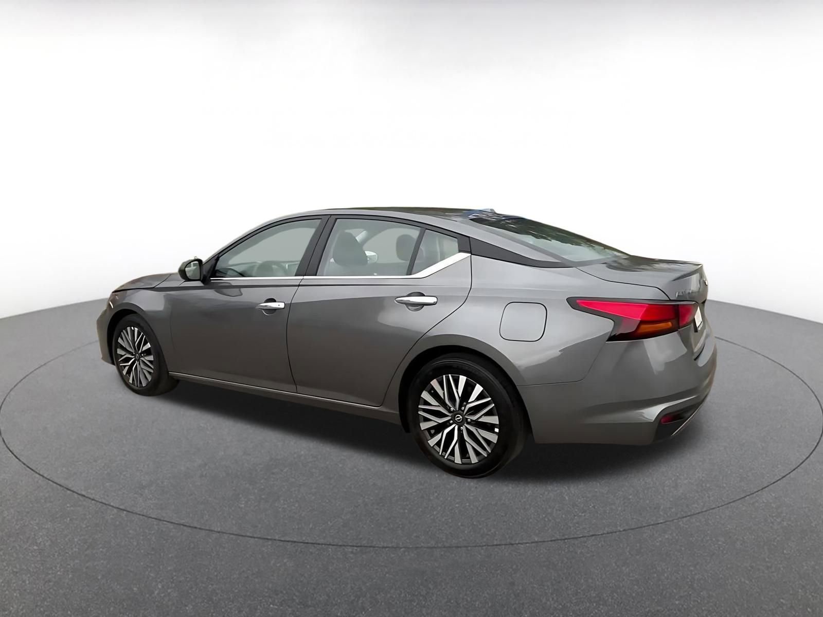 Thumbnail: 2025 Nissan Altima - 10