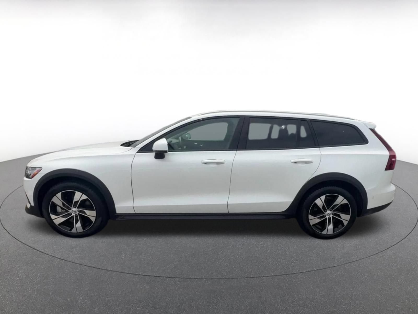 Thumbnail: 2025 Volvo S60 - 9