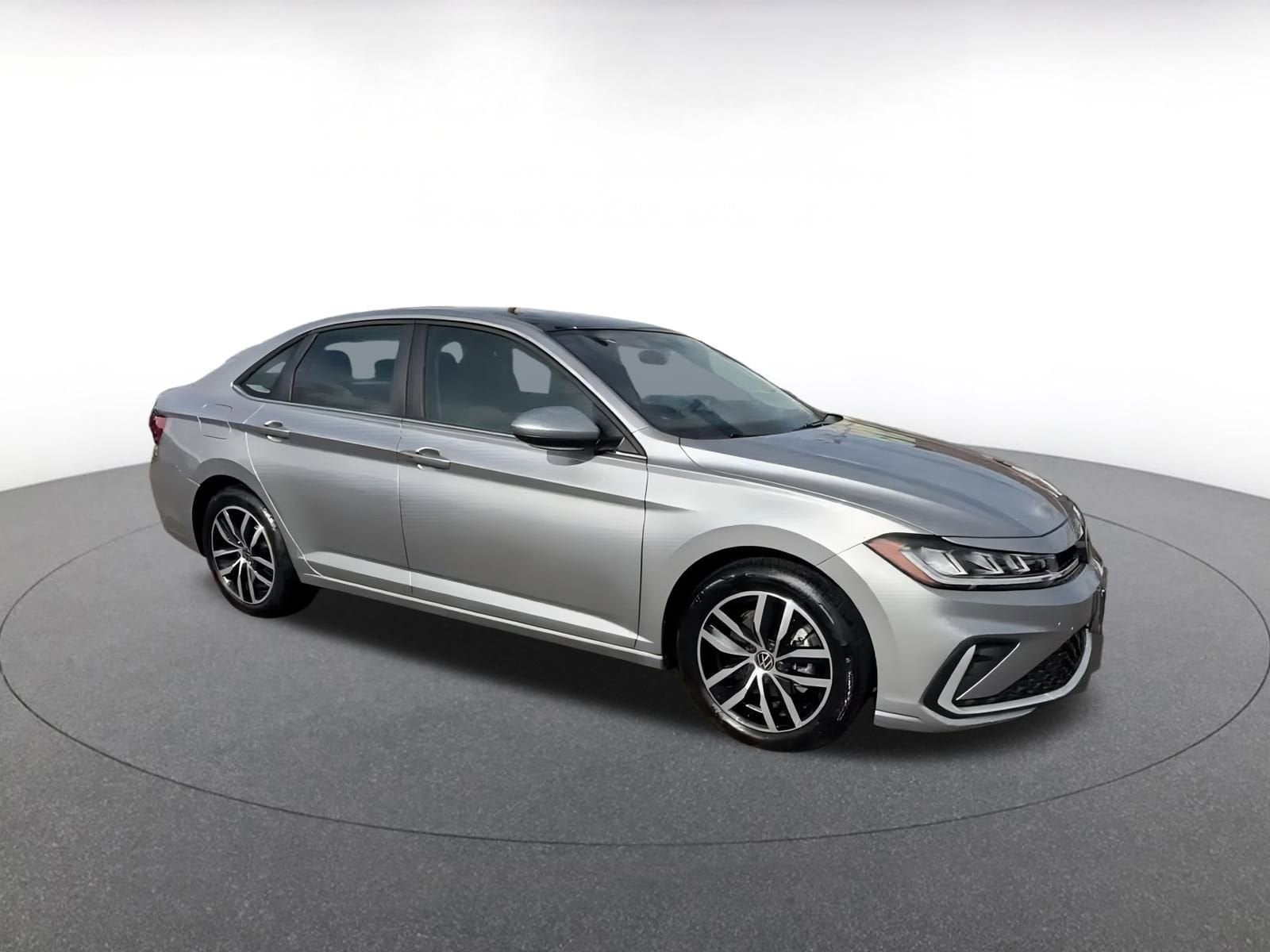 Thumbnail: 2025 Volkswagen Jetta - 2