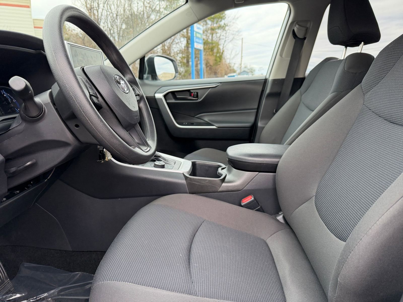 Thumbnail: 2025 Toyota RAV4 - 25