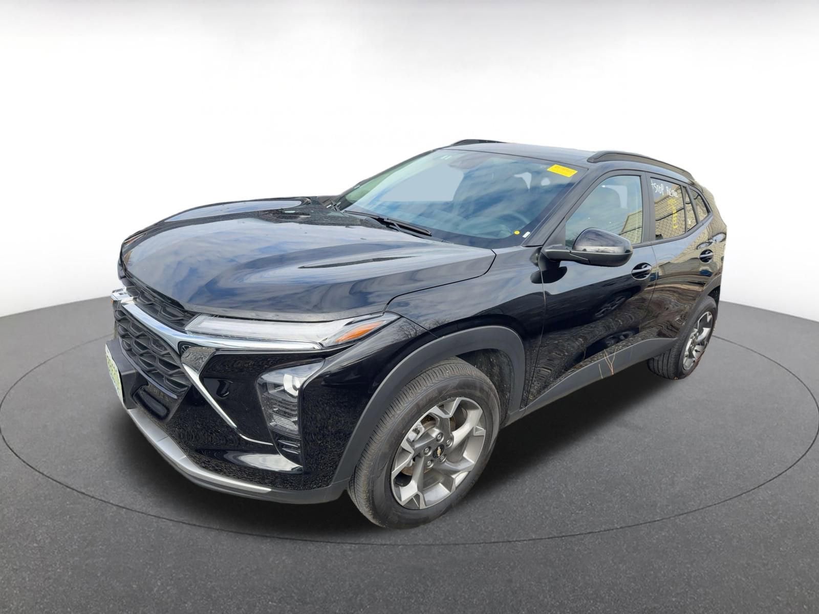 Thumbnail: 2025 Chevrolet Trax - 4