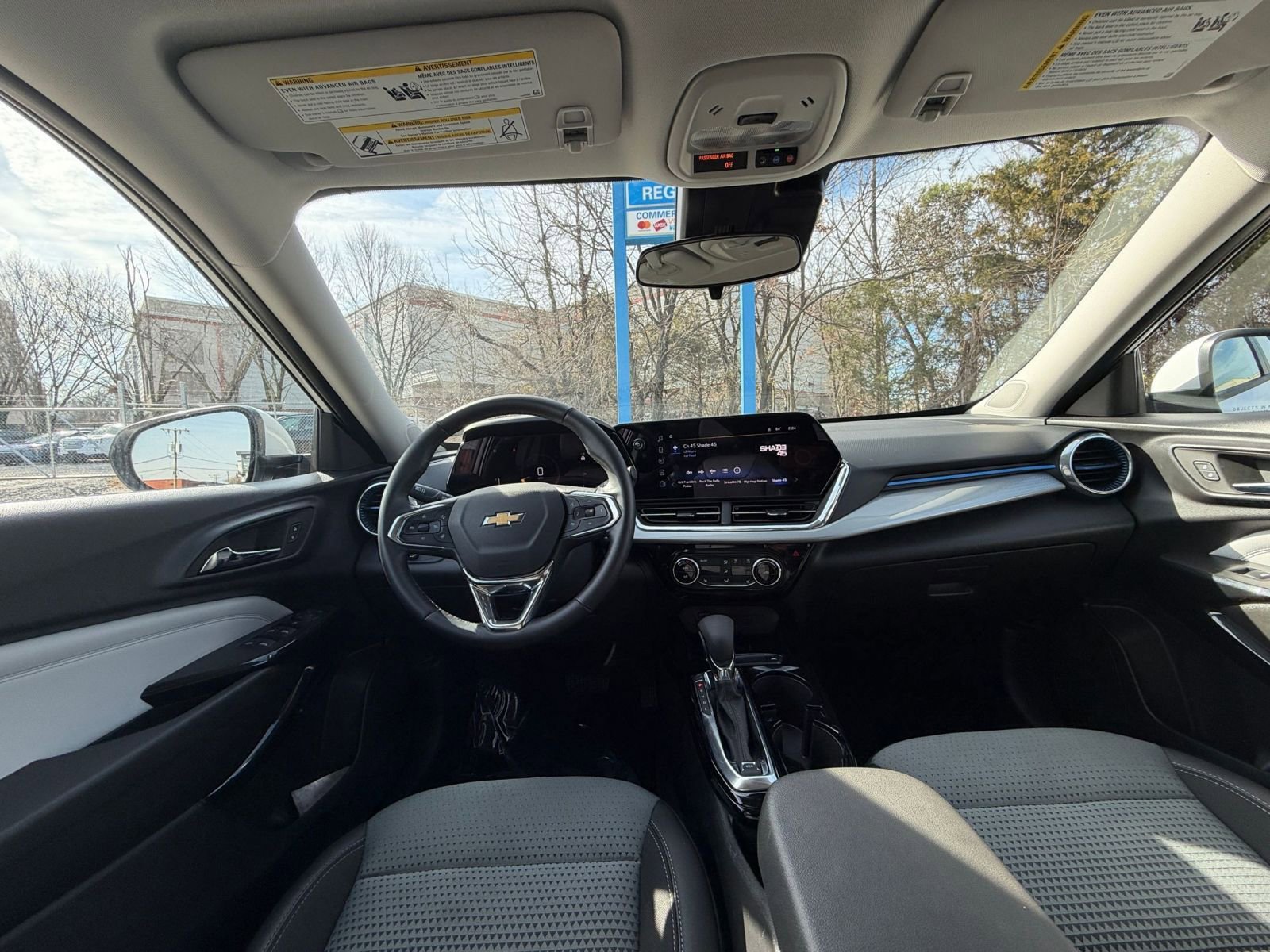 Thumbnail: 2025 Chevrolet Trax - 32