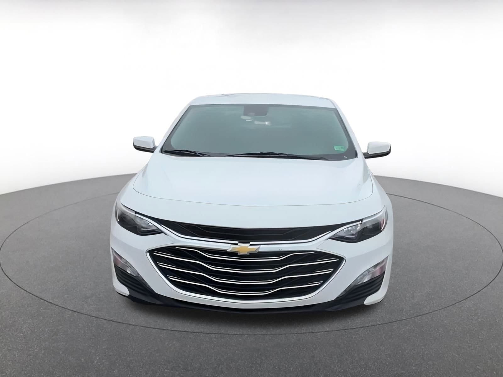 Thumbnail: 2023 Chevrolet Malibu - 4