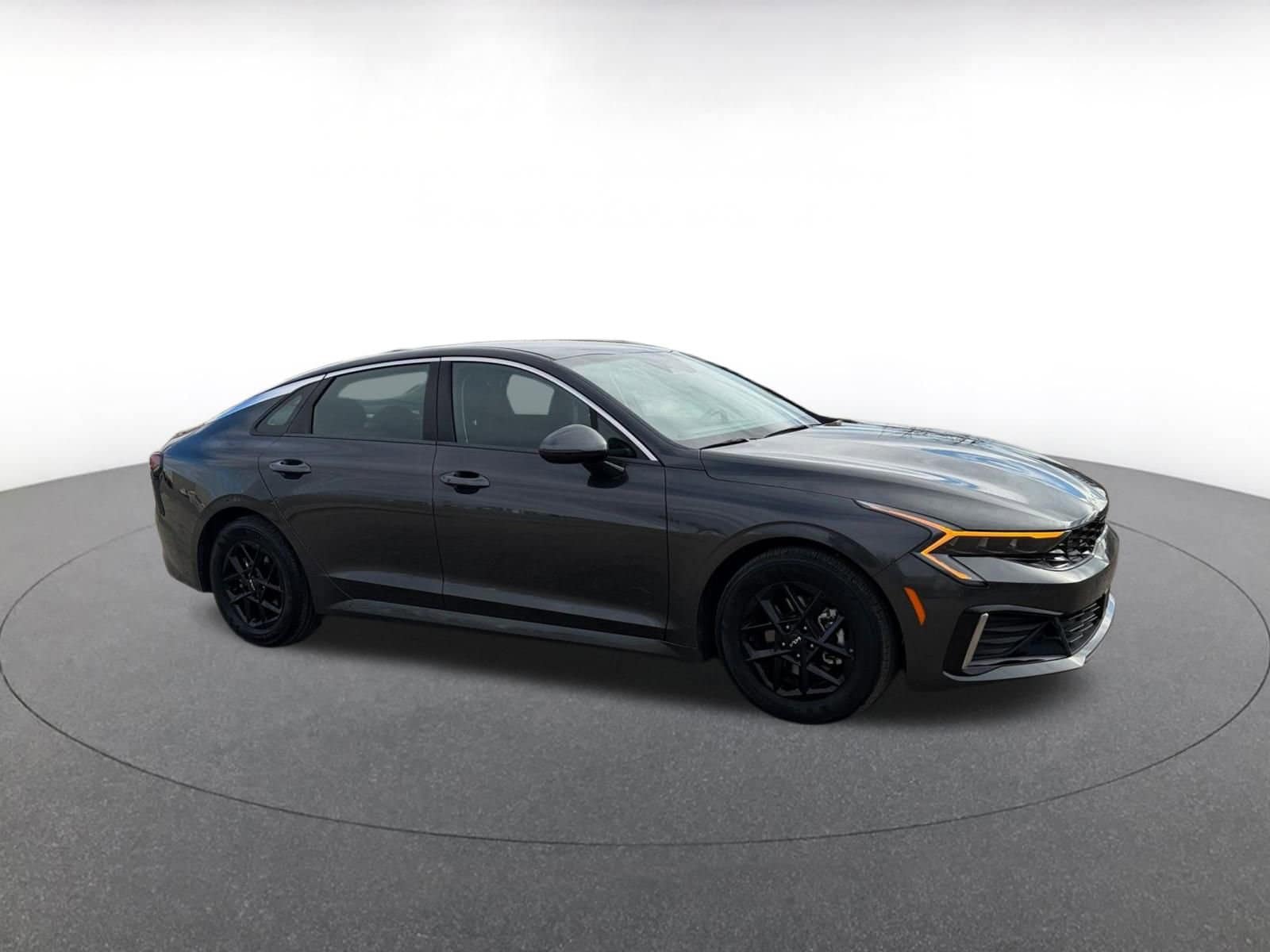 Thumbnail: 2025 Kia K5 - 1