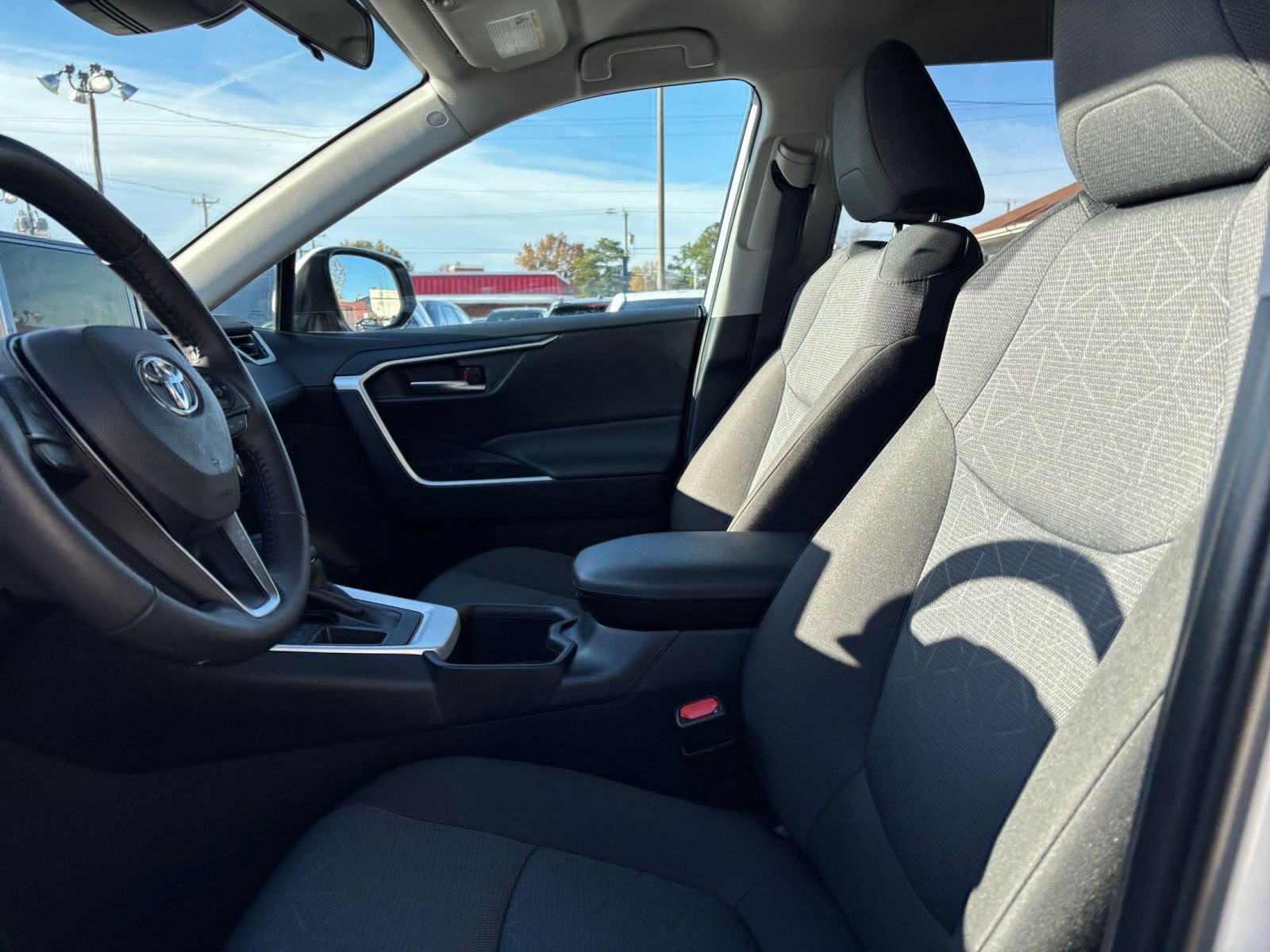 Thumbnail: 2025 Toyota RAV4 - 27